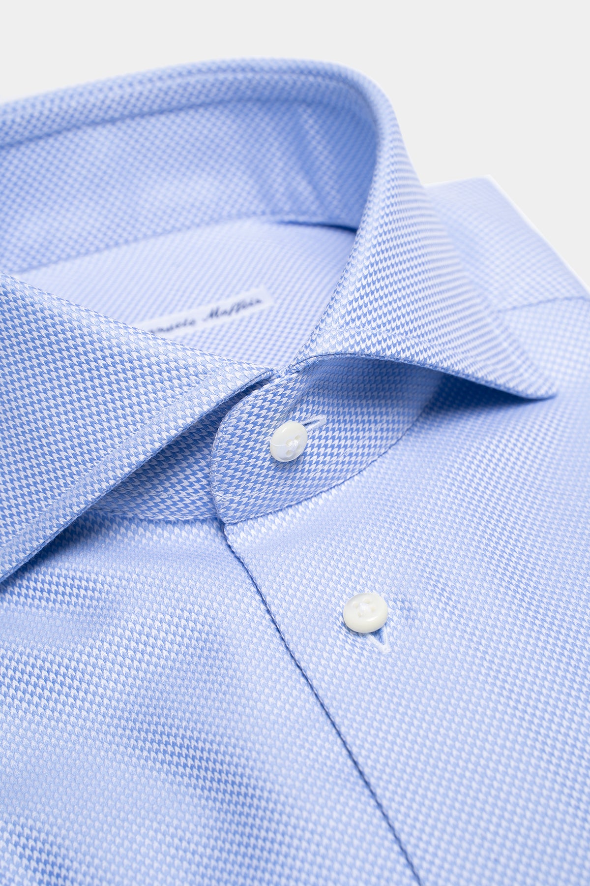 Piqué shirt in blue with shark collar