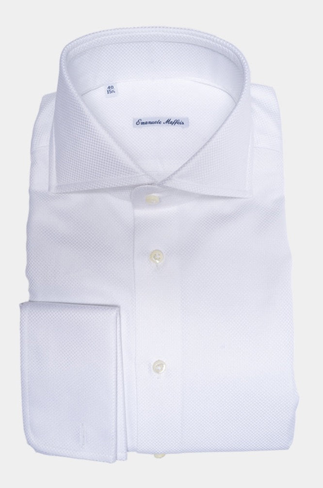 Piqué shirt in white with shark collar