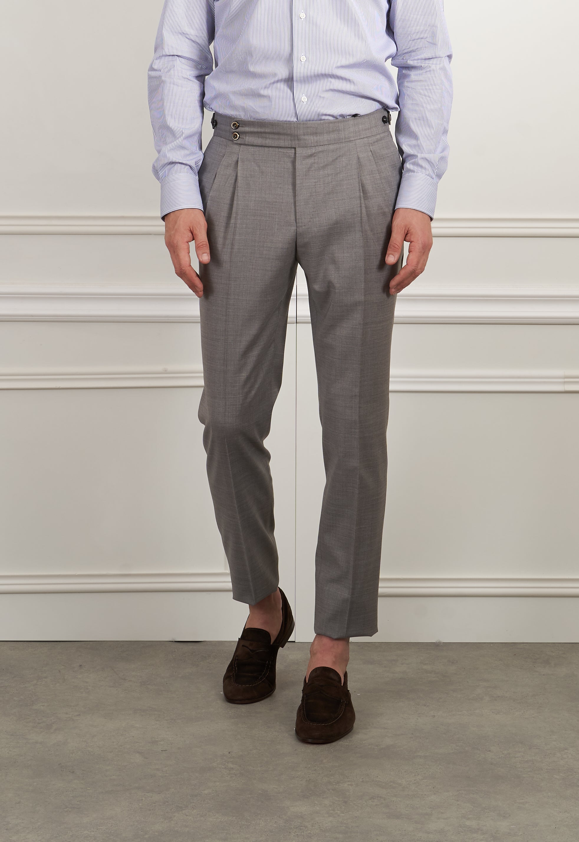 Bundfaltenhose in grau
