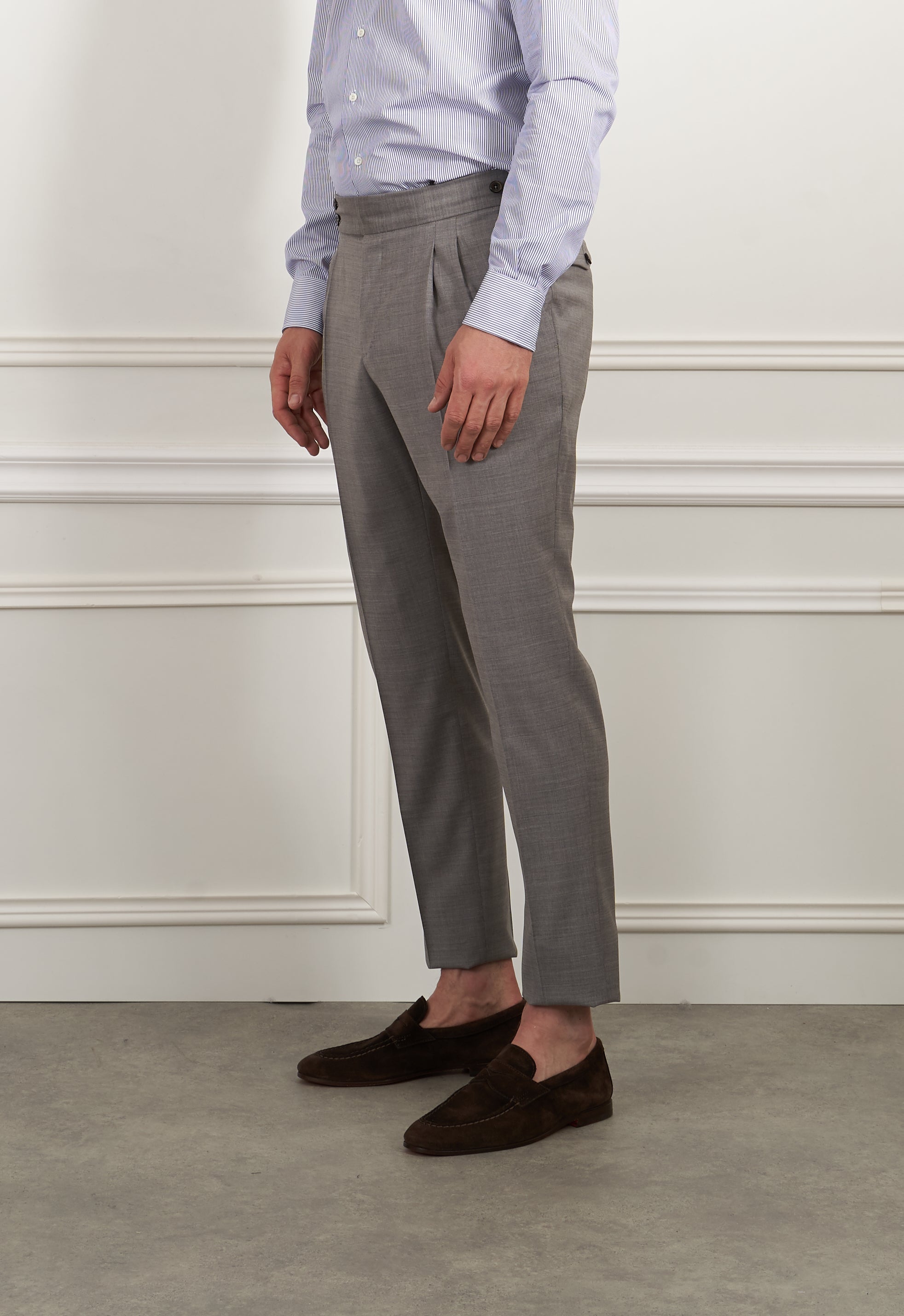 Bundfaltenhose in grau