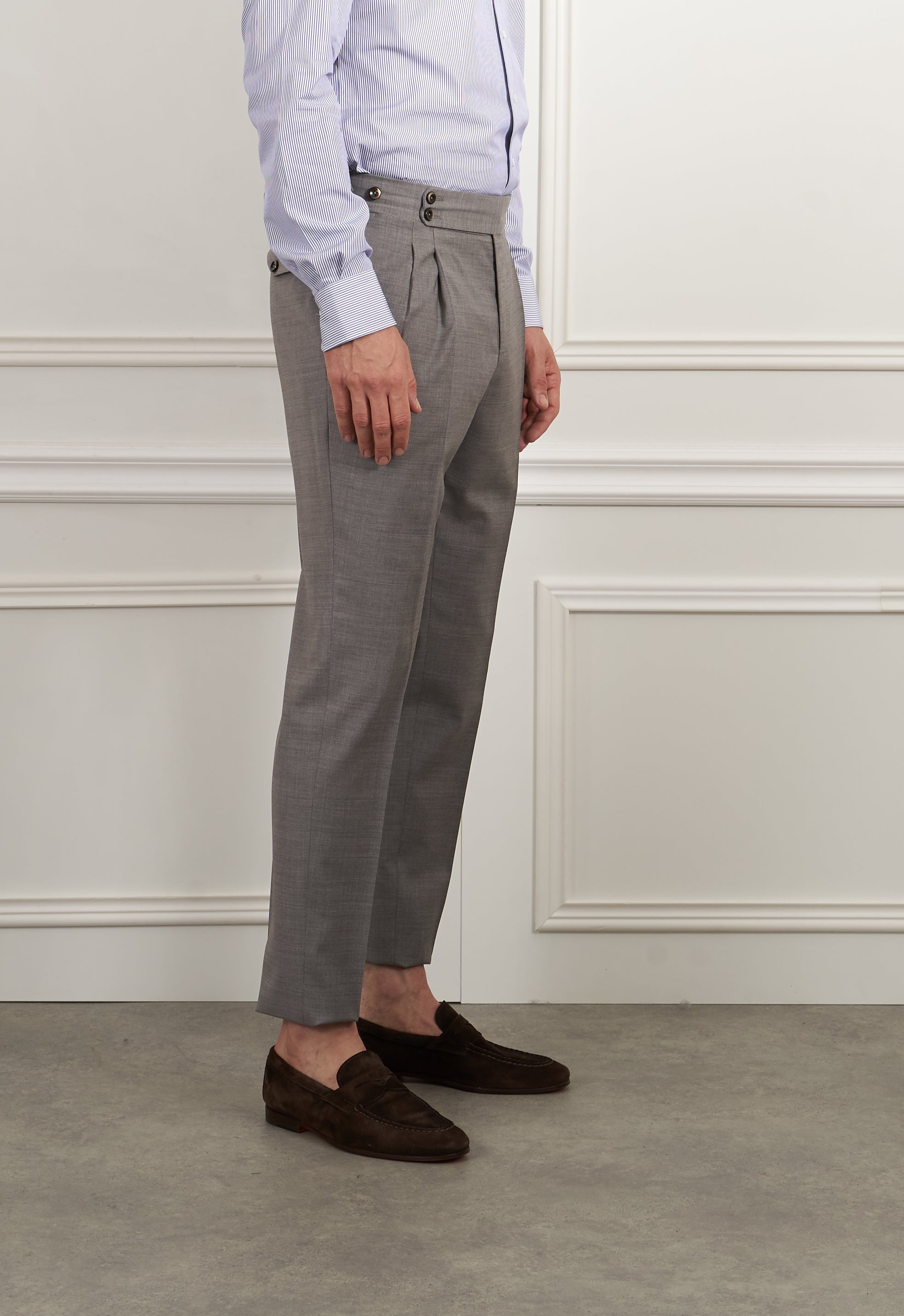 Bundfaltenhose in grau