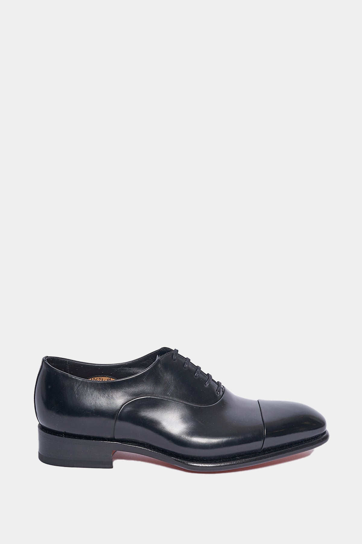 Lace-up shoe in black