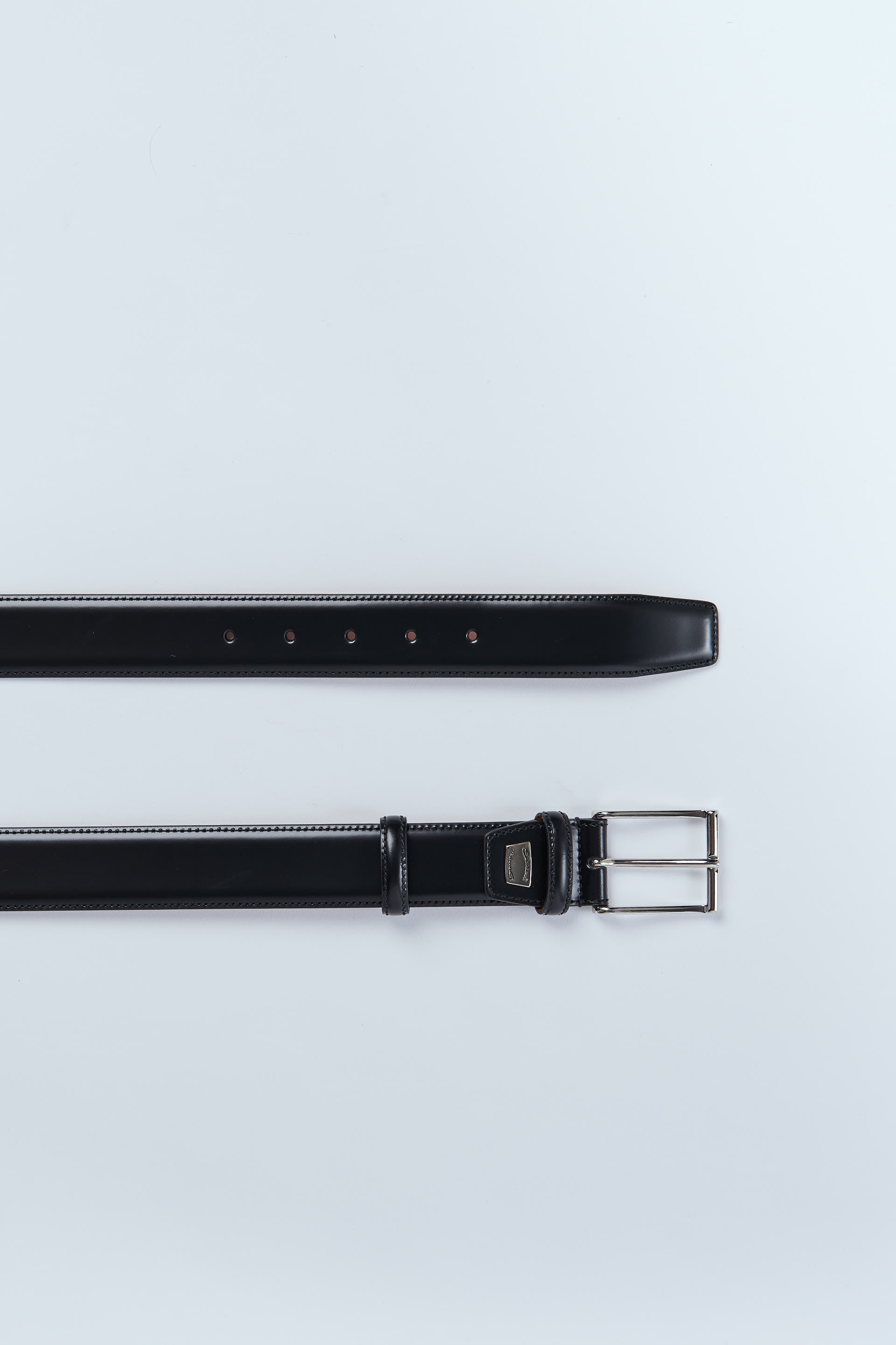 Leather belt in black