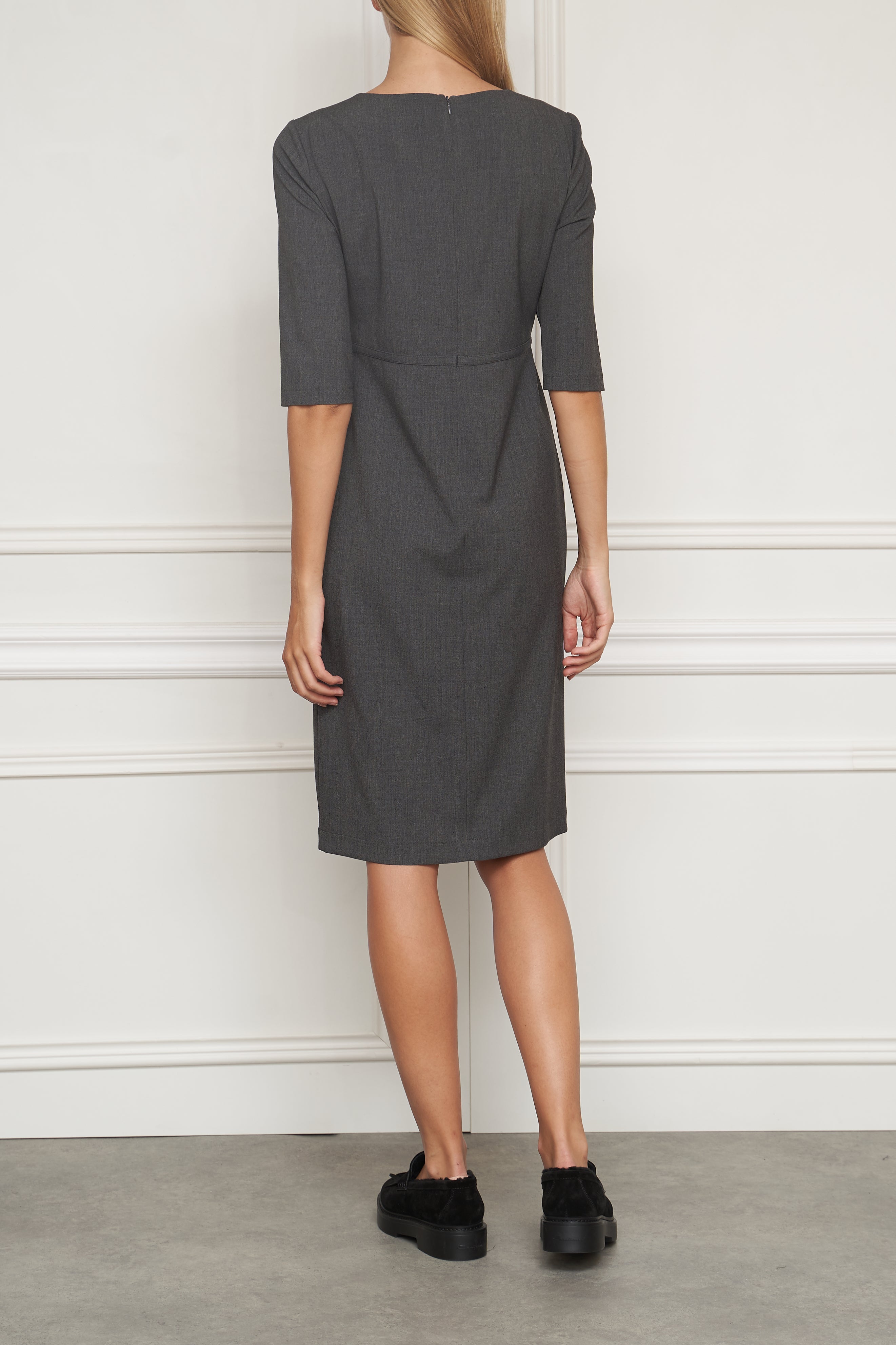 Kleid in grau
