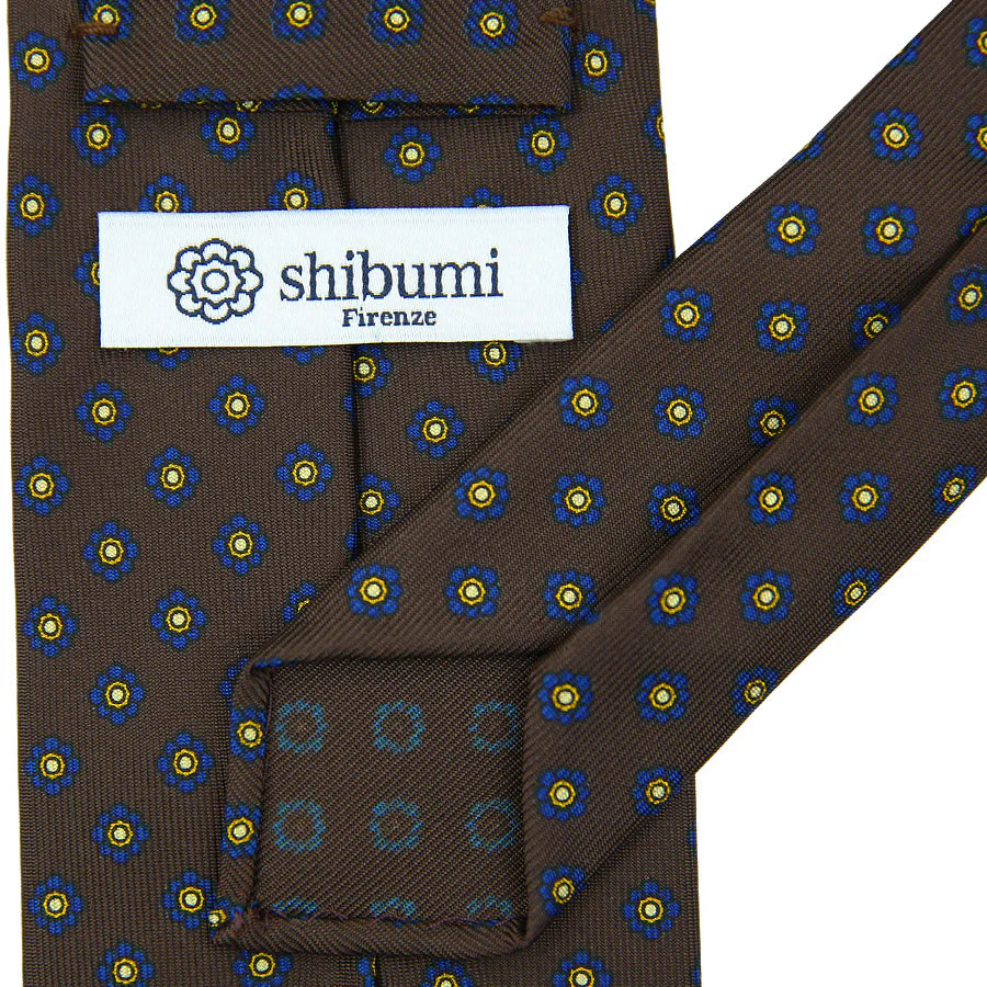 Tie in brown