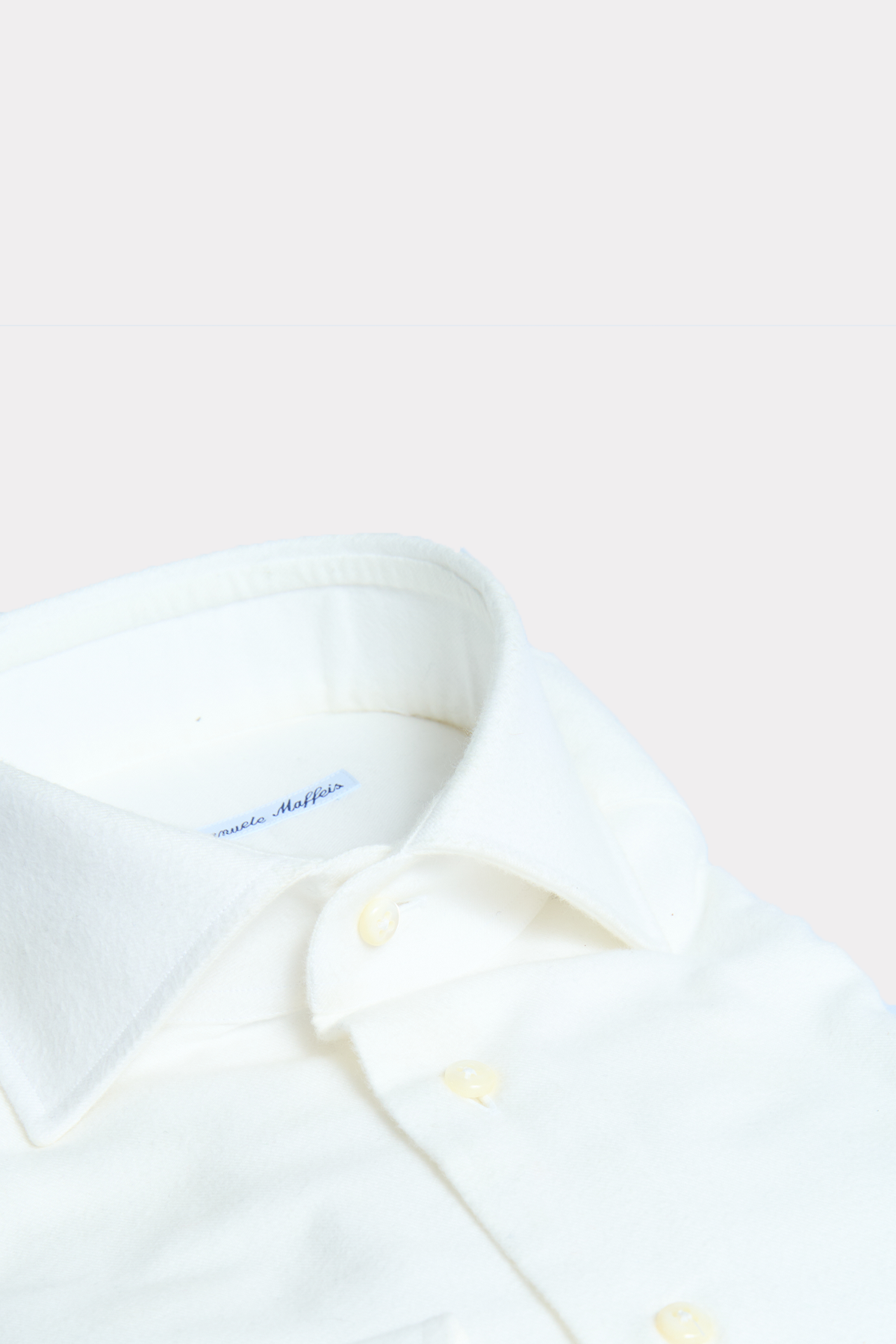 Oxford shirt in white with shark collar