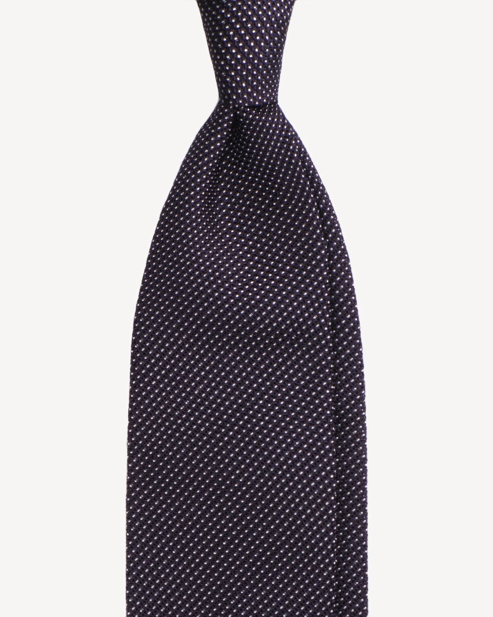 Tie in navy