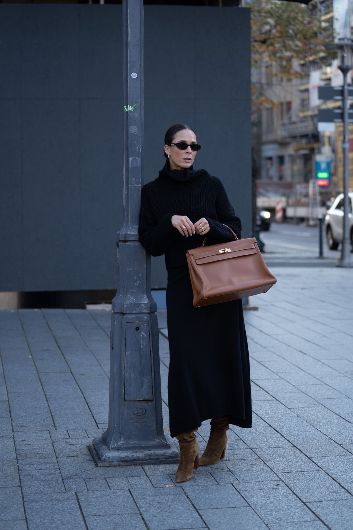 Shop the Look –  Incentive Kaschmir Rollkragenpullover und Rock | C. Wirschke Düsseldorf