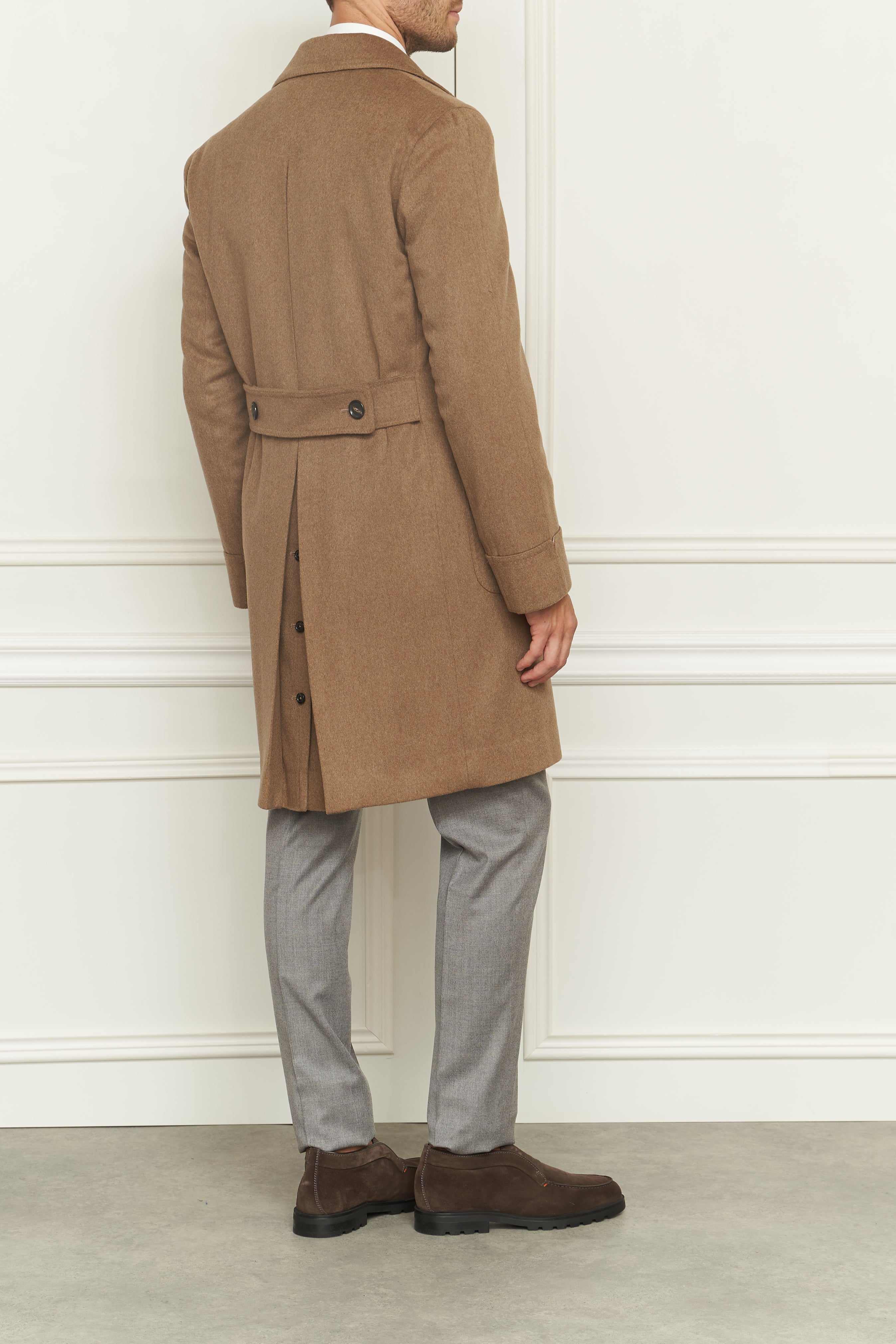 Coat in brown