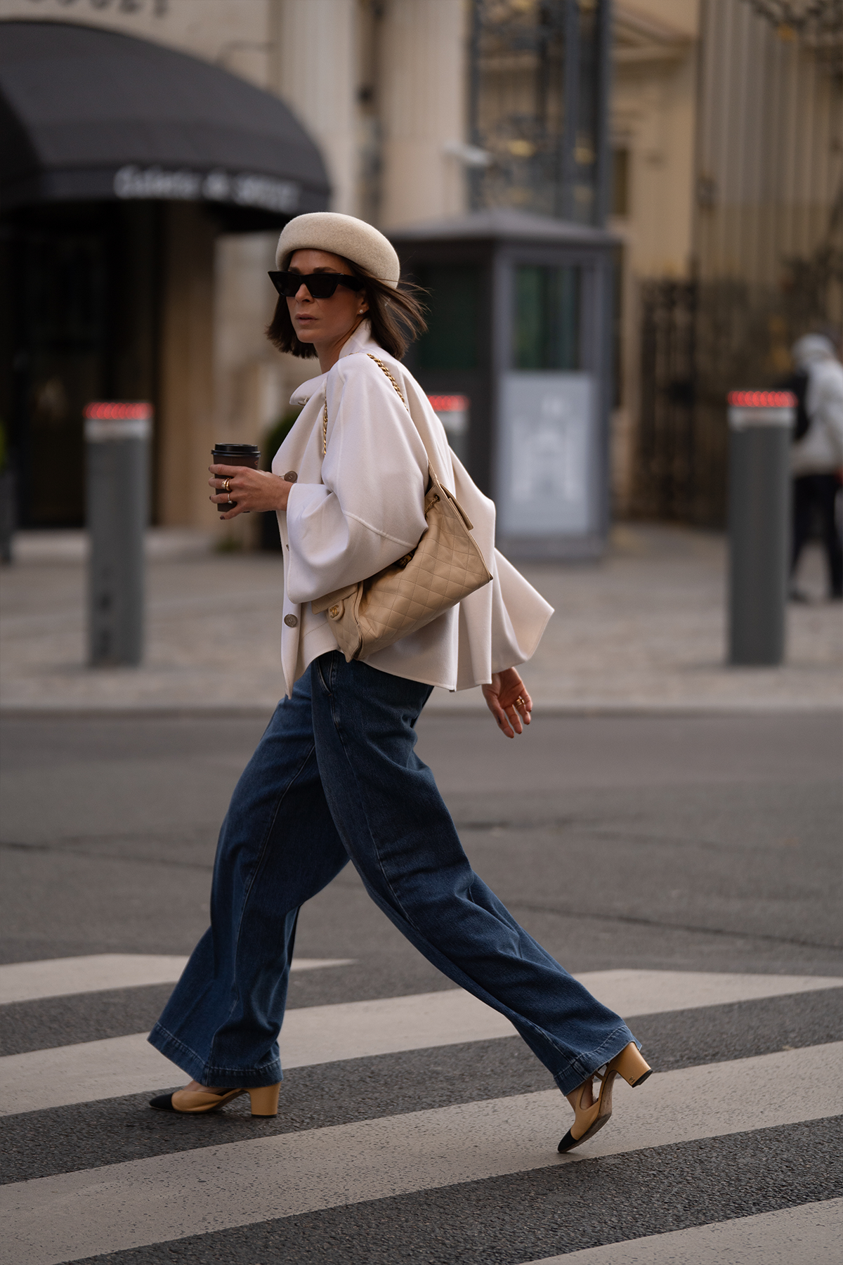 Geknöpfte Jacke in weiß