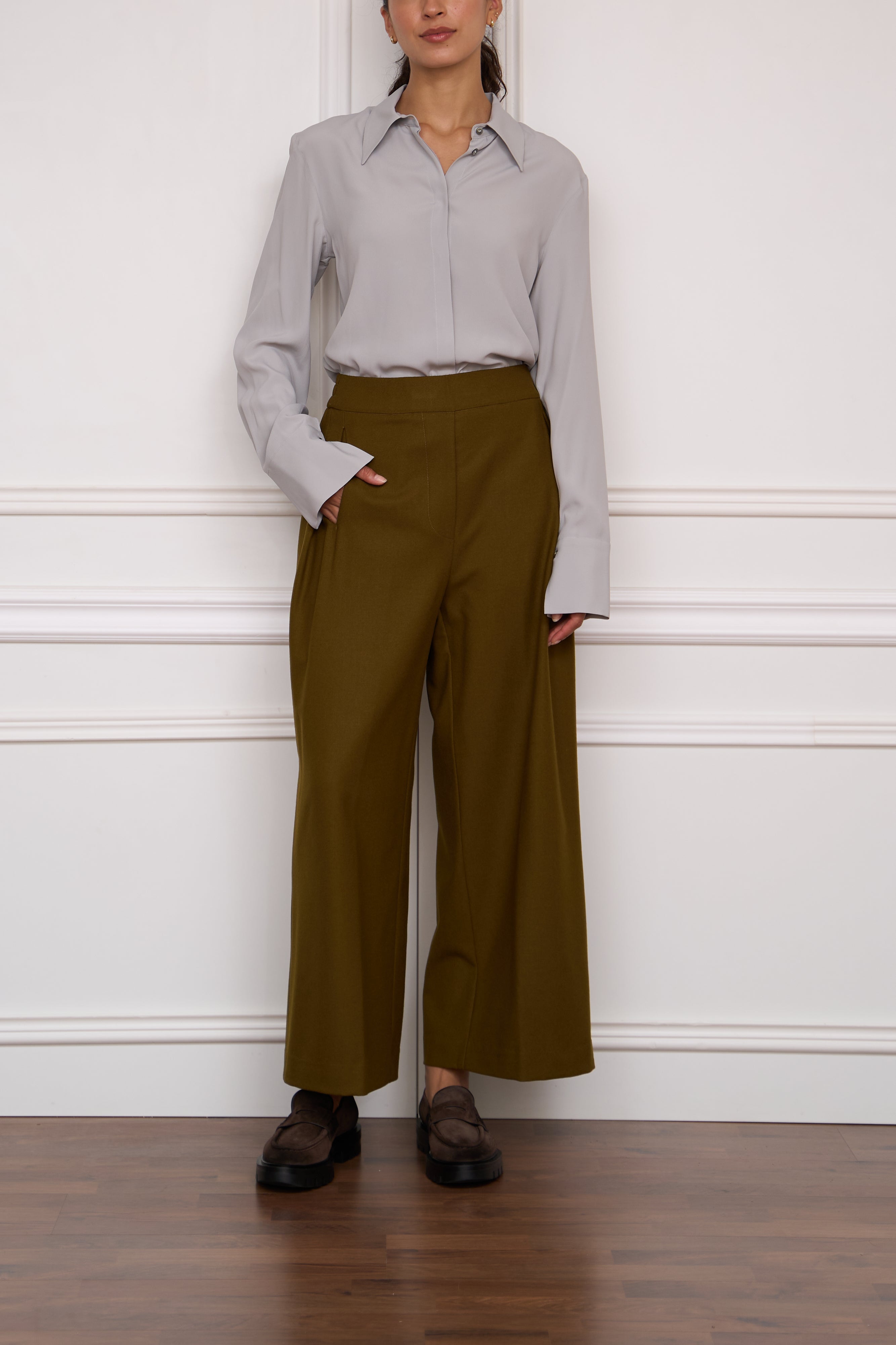 Straight trousers with button details in dark blue