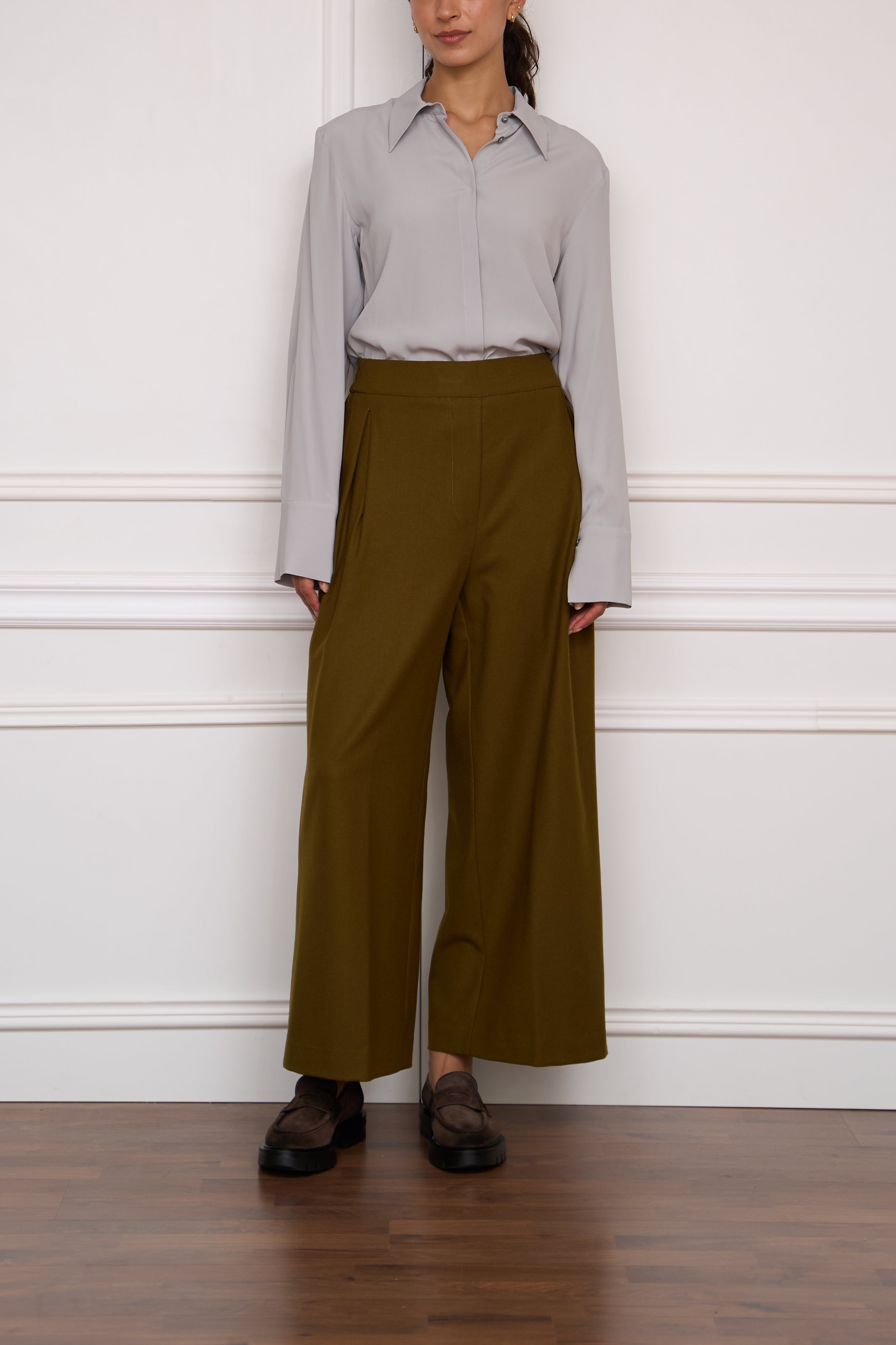 Straight trousers with button details in dark blue