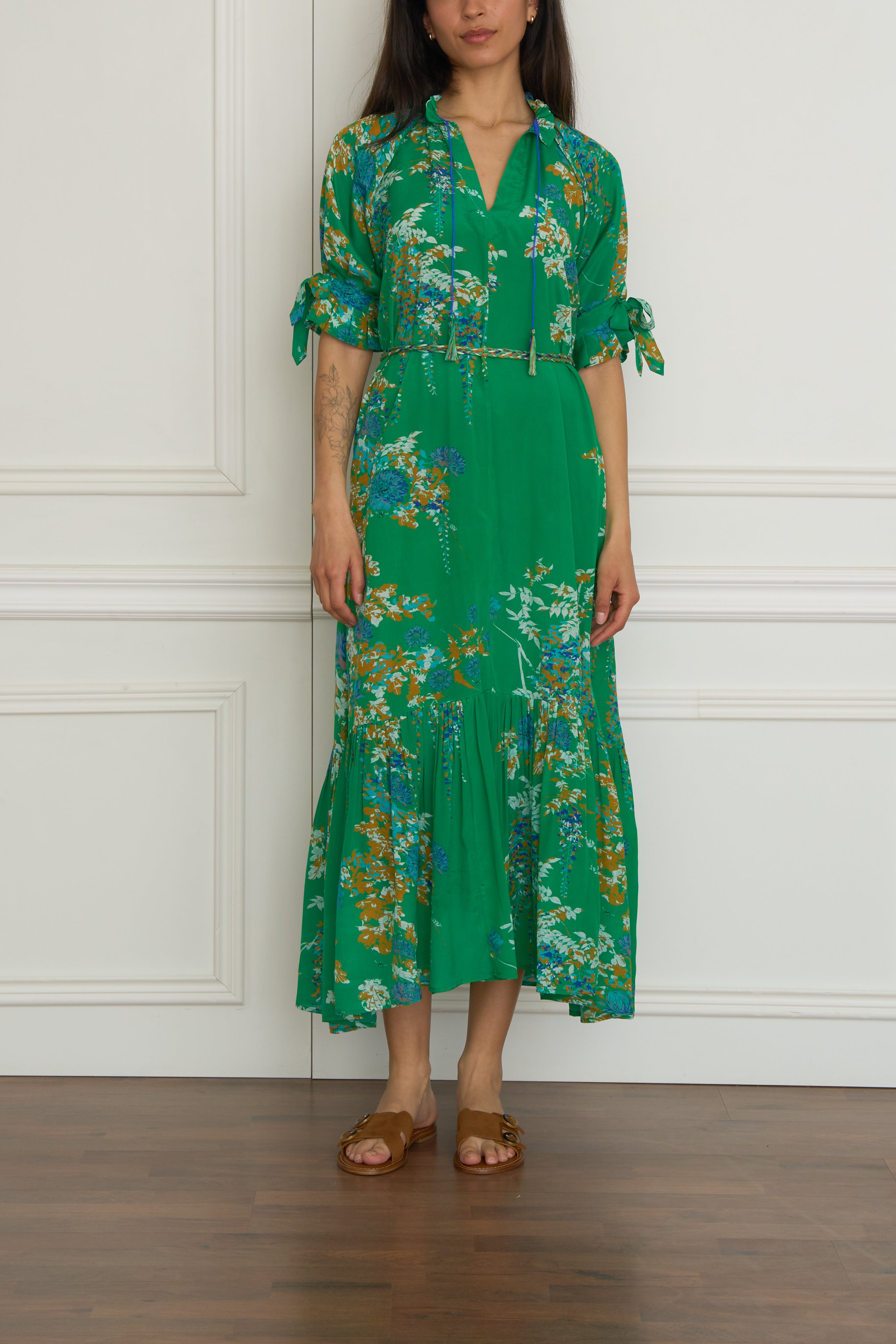 Gemustertes Seidenkleid in grün