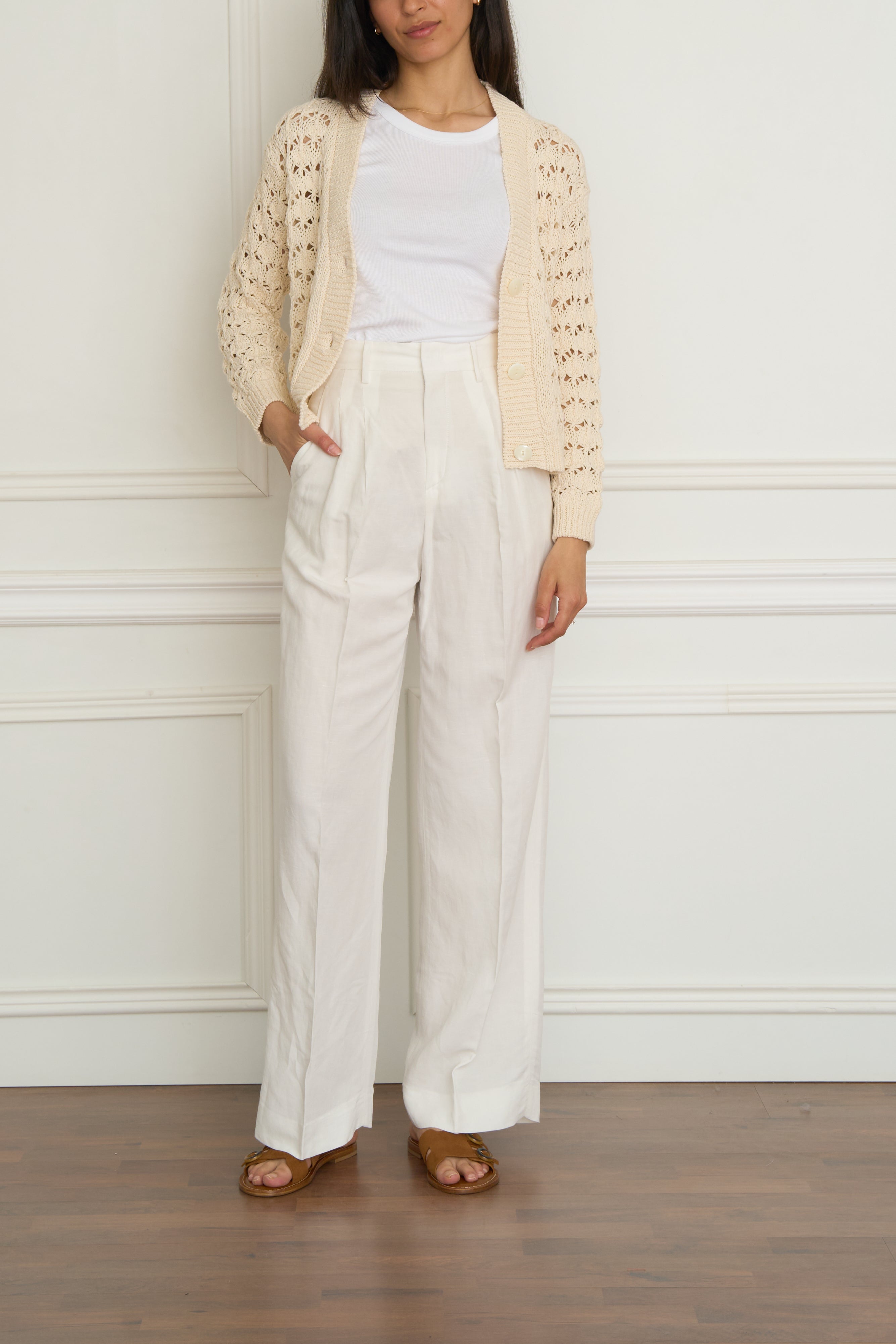 Gehäkelte Strickjacke in beige