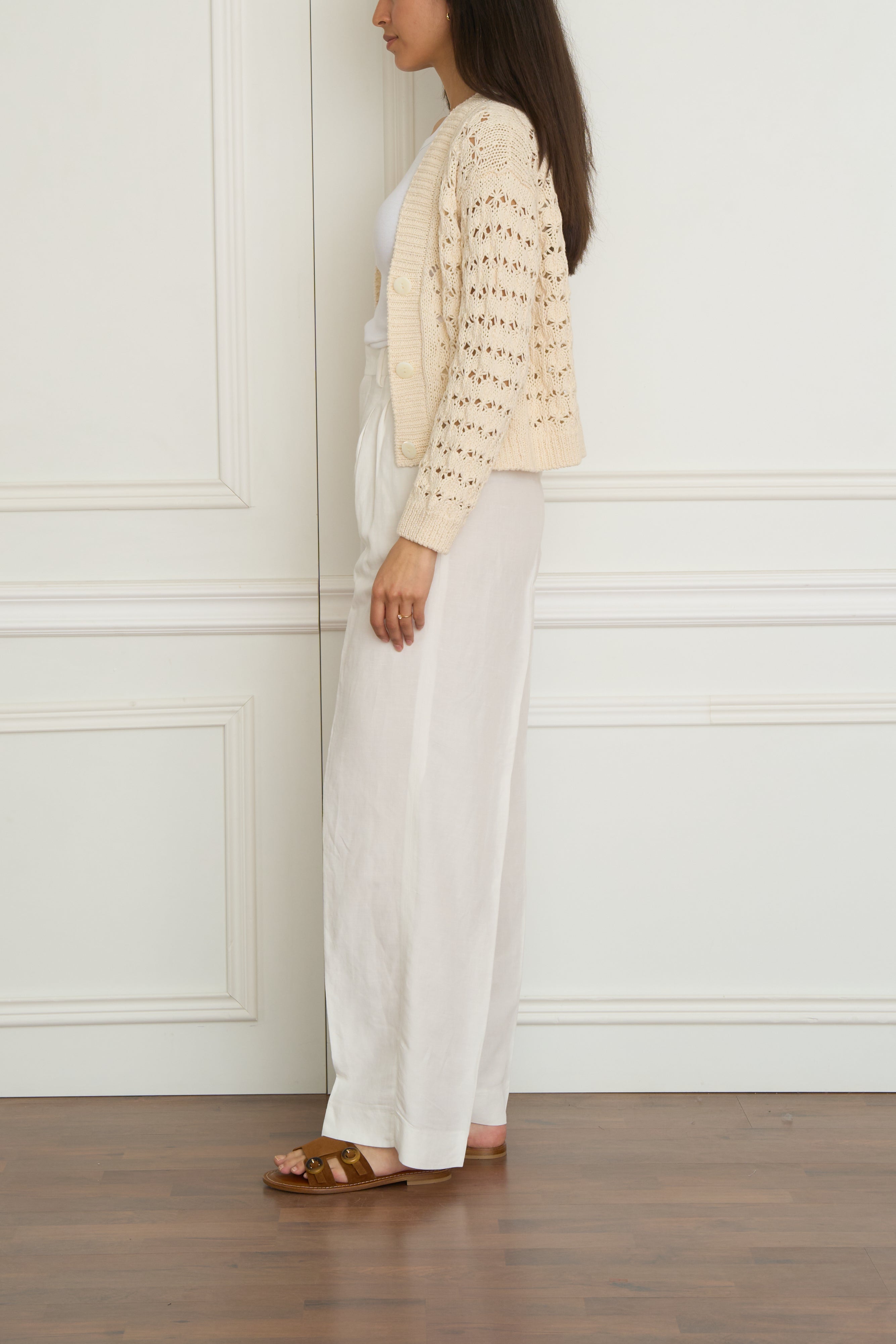 Gehäkelte Strickjacke in beige