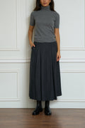 grey pleated skirt