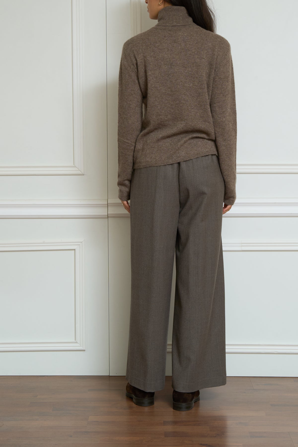 Brown cashmere and silk-blend turtleneck sweater