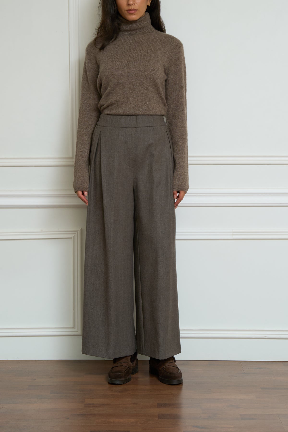 Wool trousers in taupe