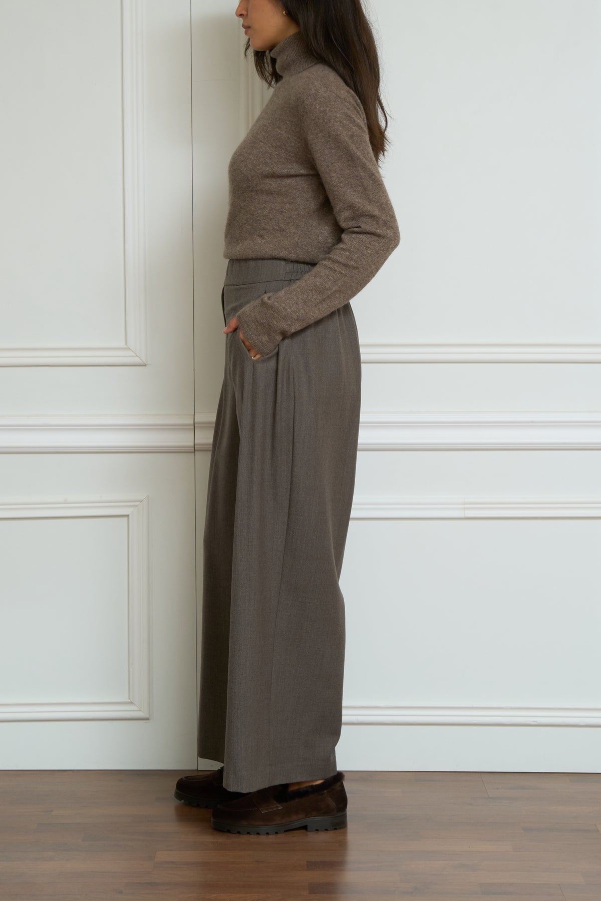 Wool trousers in taupe