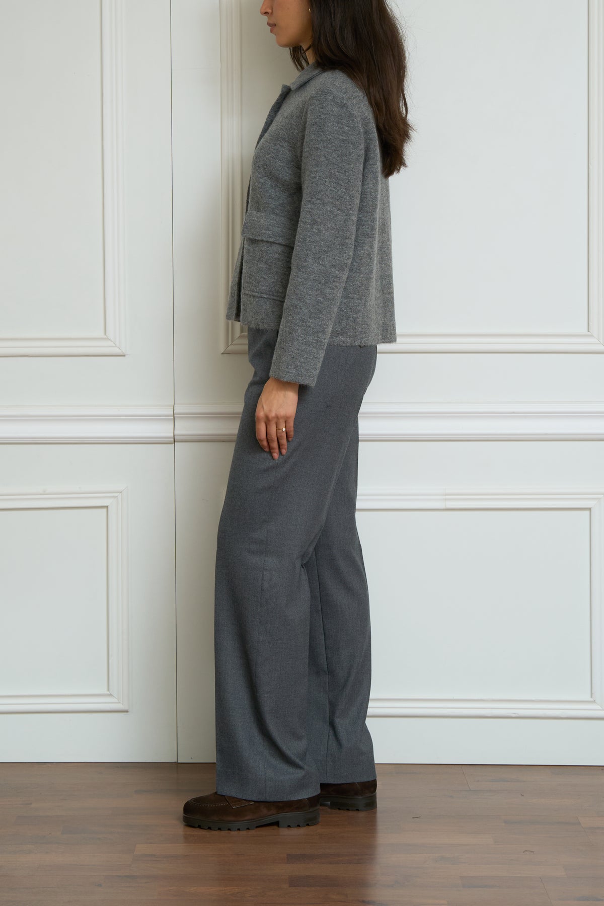 Strickjacke mit Hemdkragen in grau