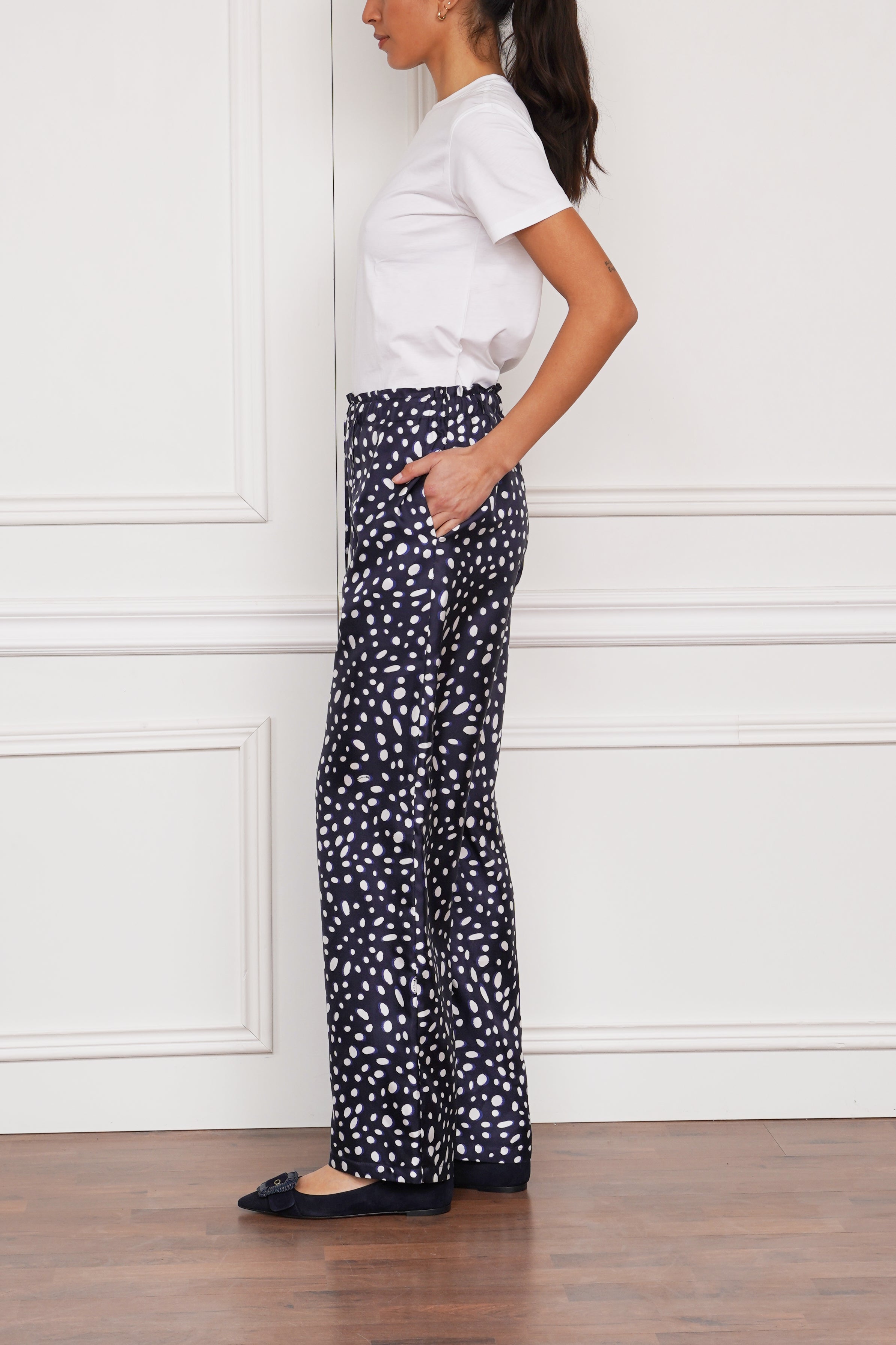 Gepunktete Seidenhose in marine