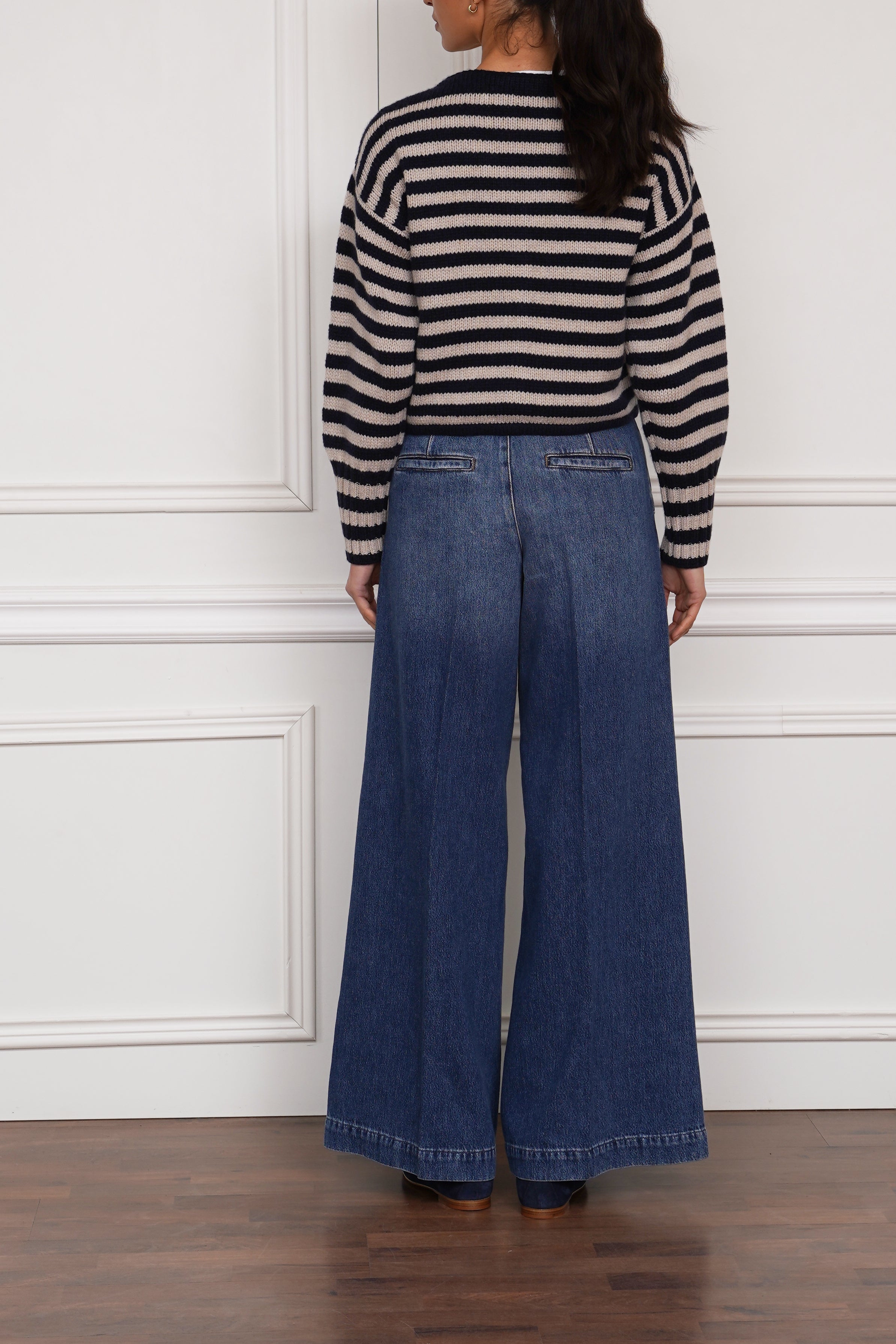 Gestreifte Strickjacke in marine/beige