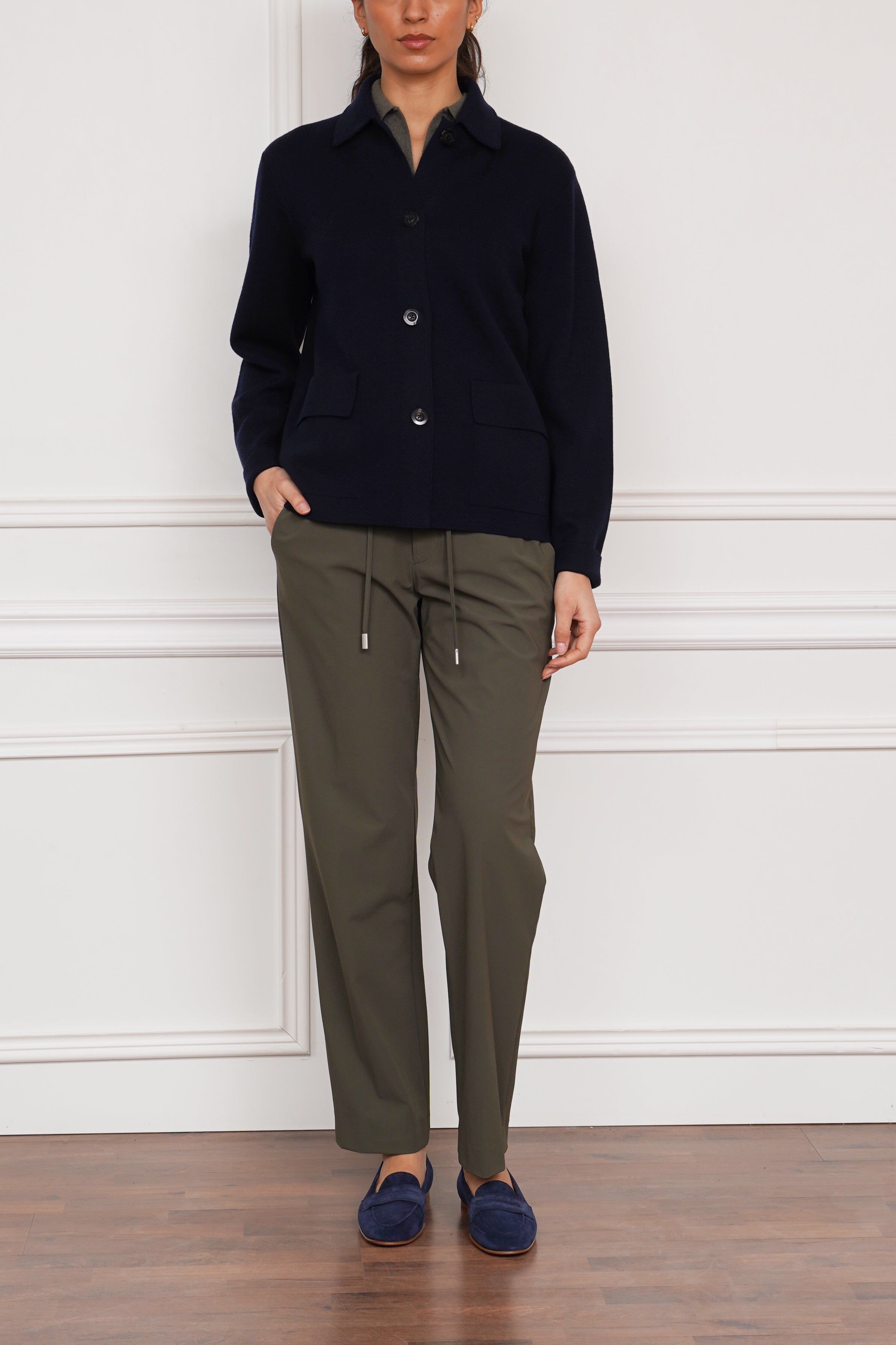 Strickjacke in marine