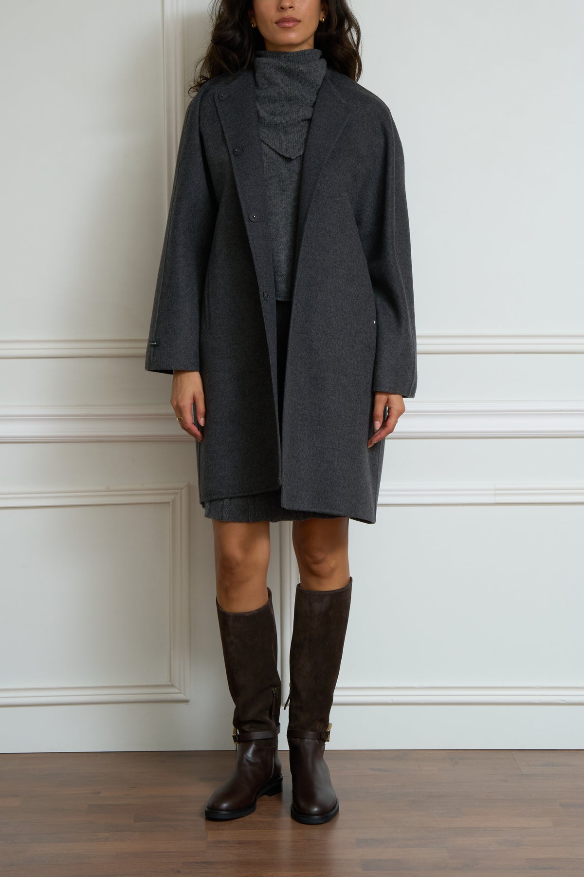 Short coat in anthracite