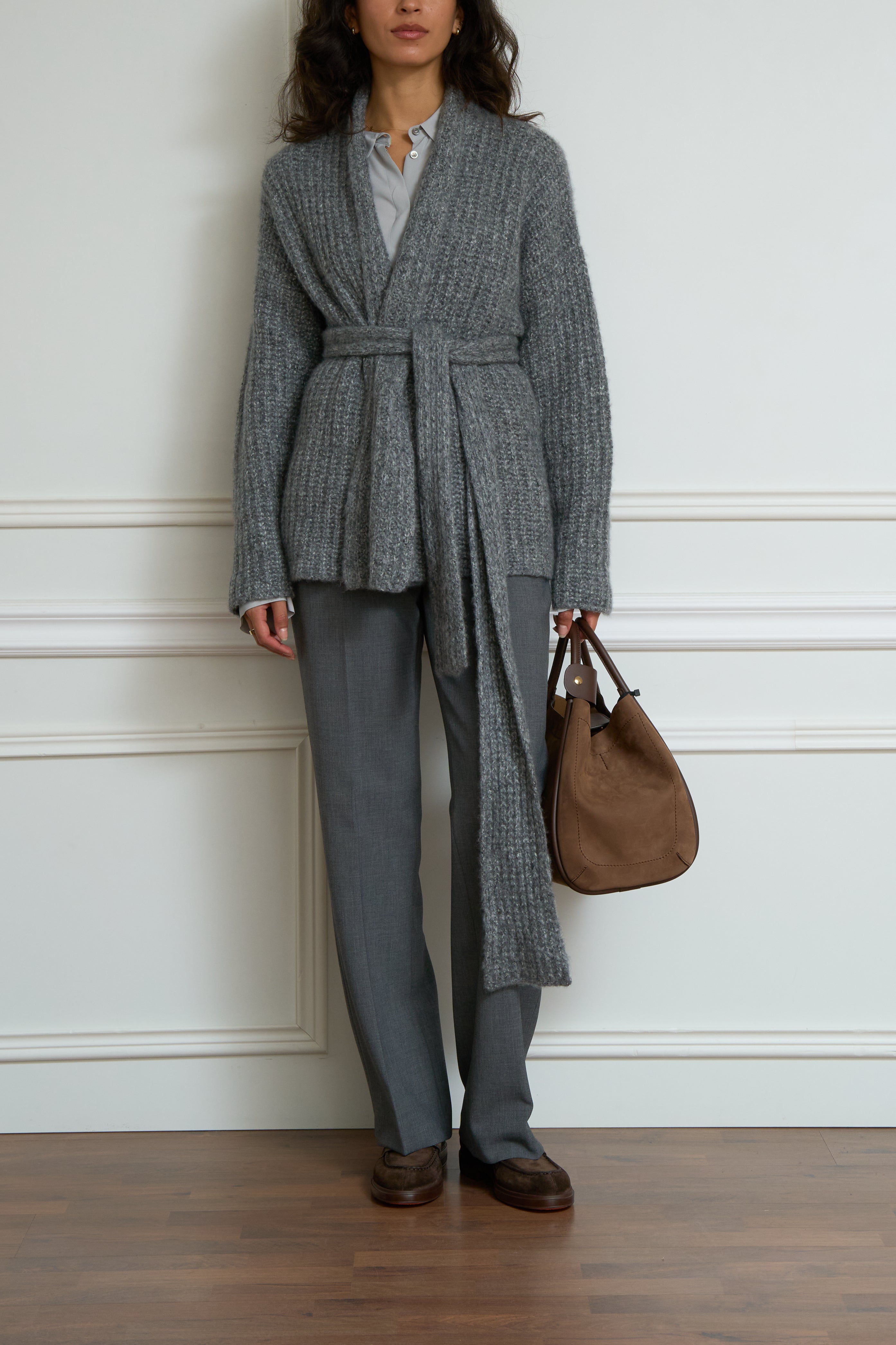 Wickelstrickjacke mit Bindegürtel in mittelgrau