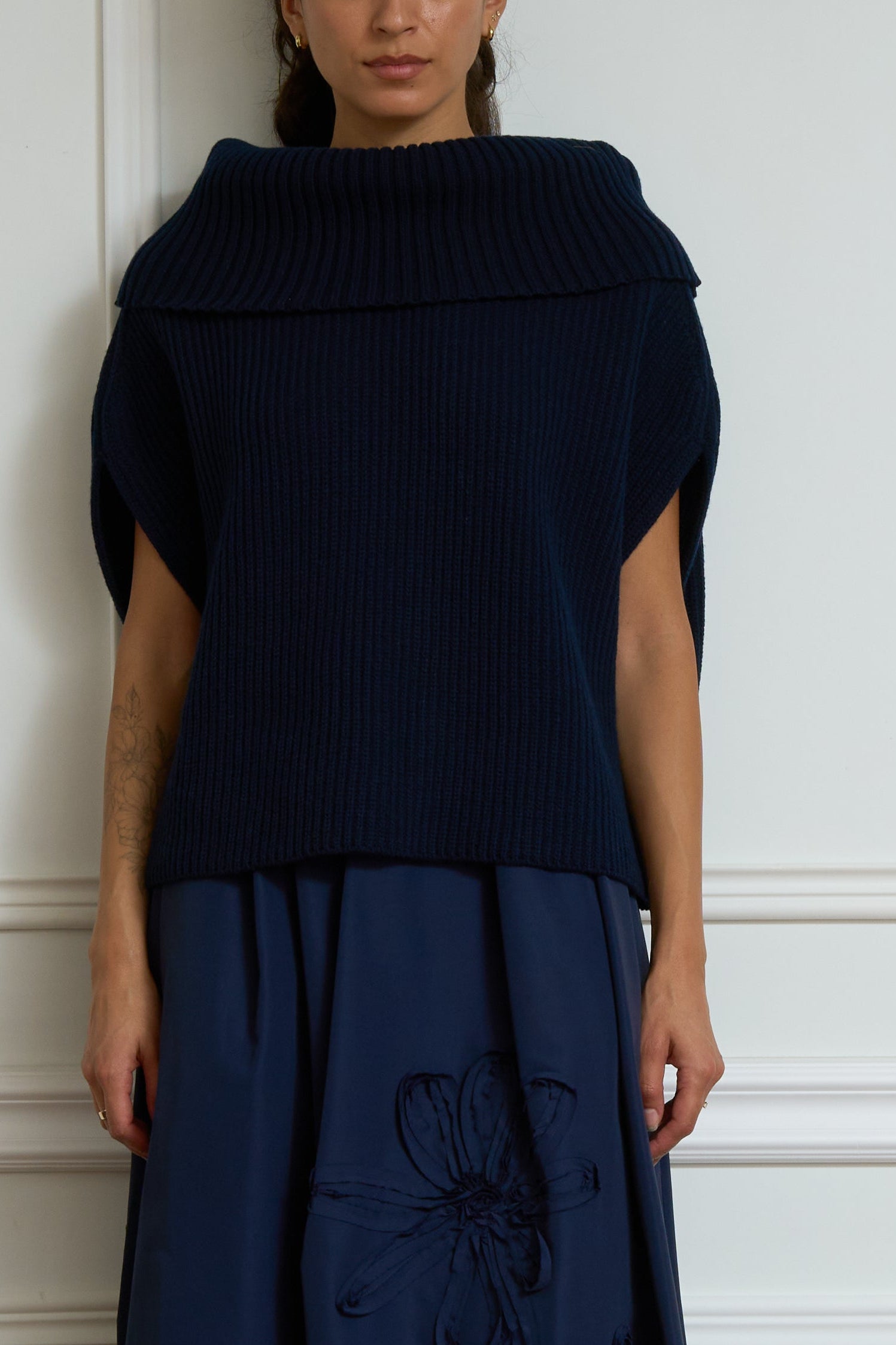 Off-Shoulder Strickpullover in marine