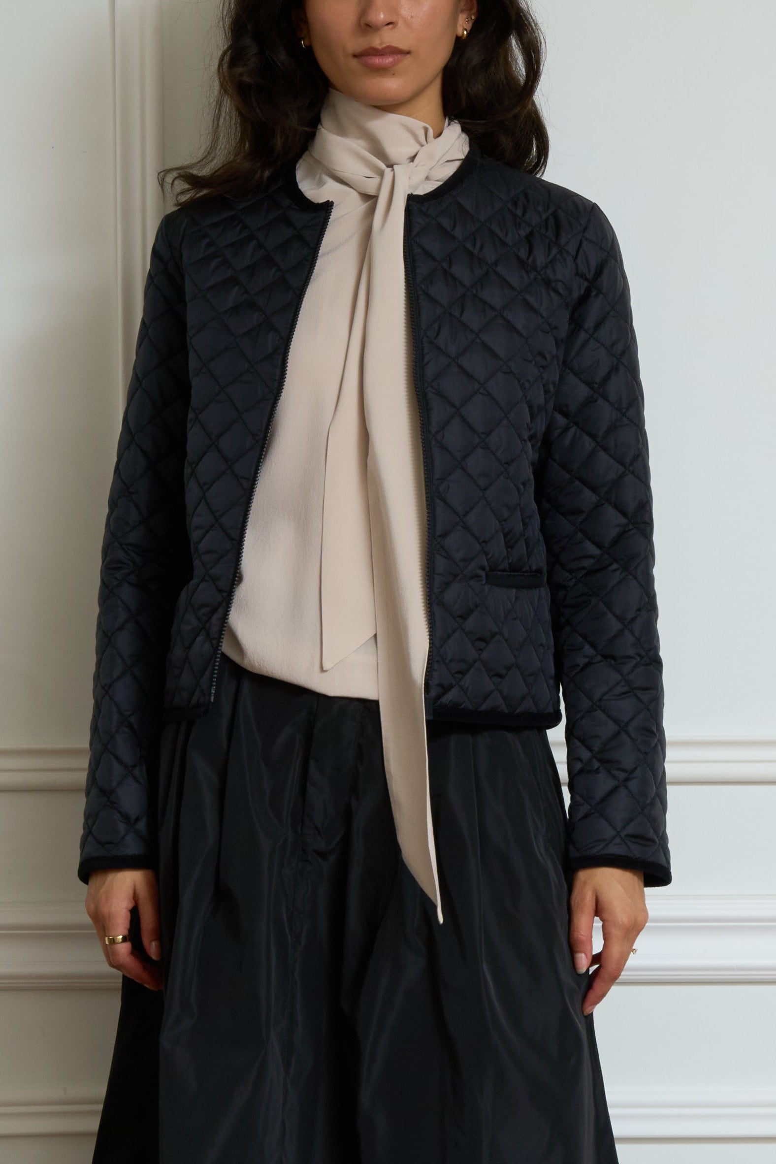 Gesteppte Jacke in schwarz