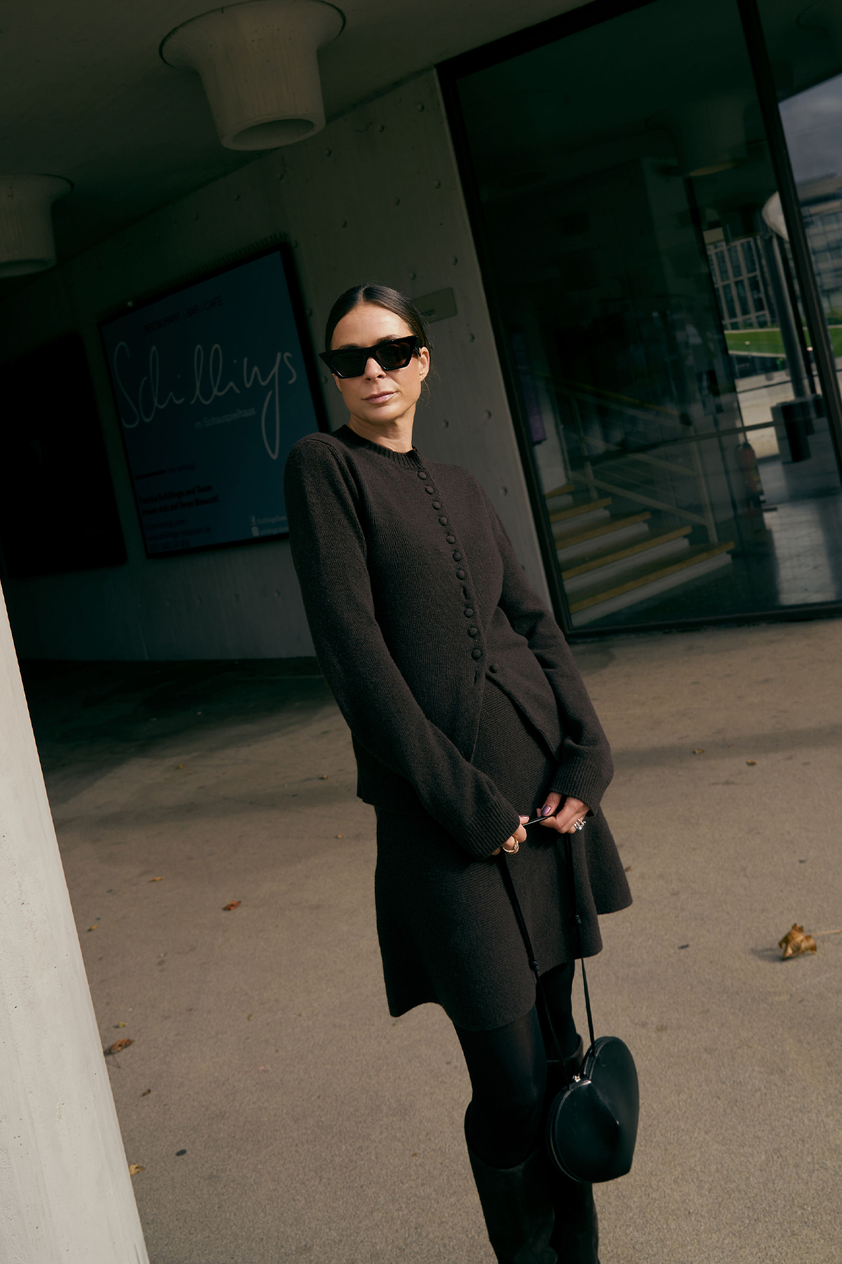 'Gigi' Rock in espresso