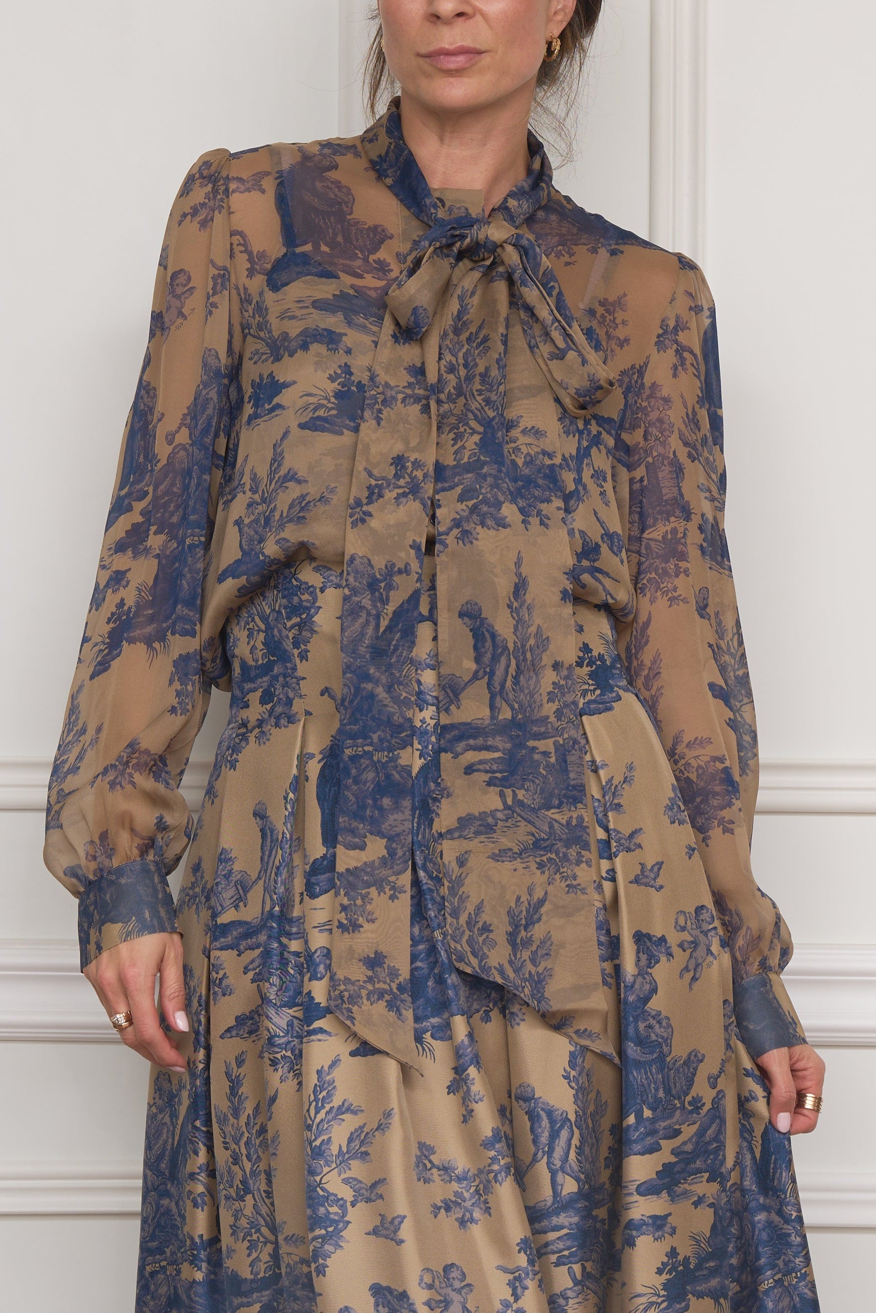 Seidenbluse in beige/blau