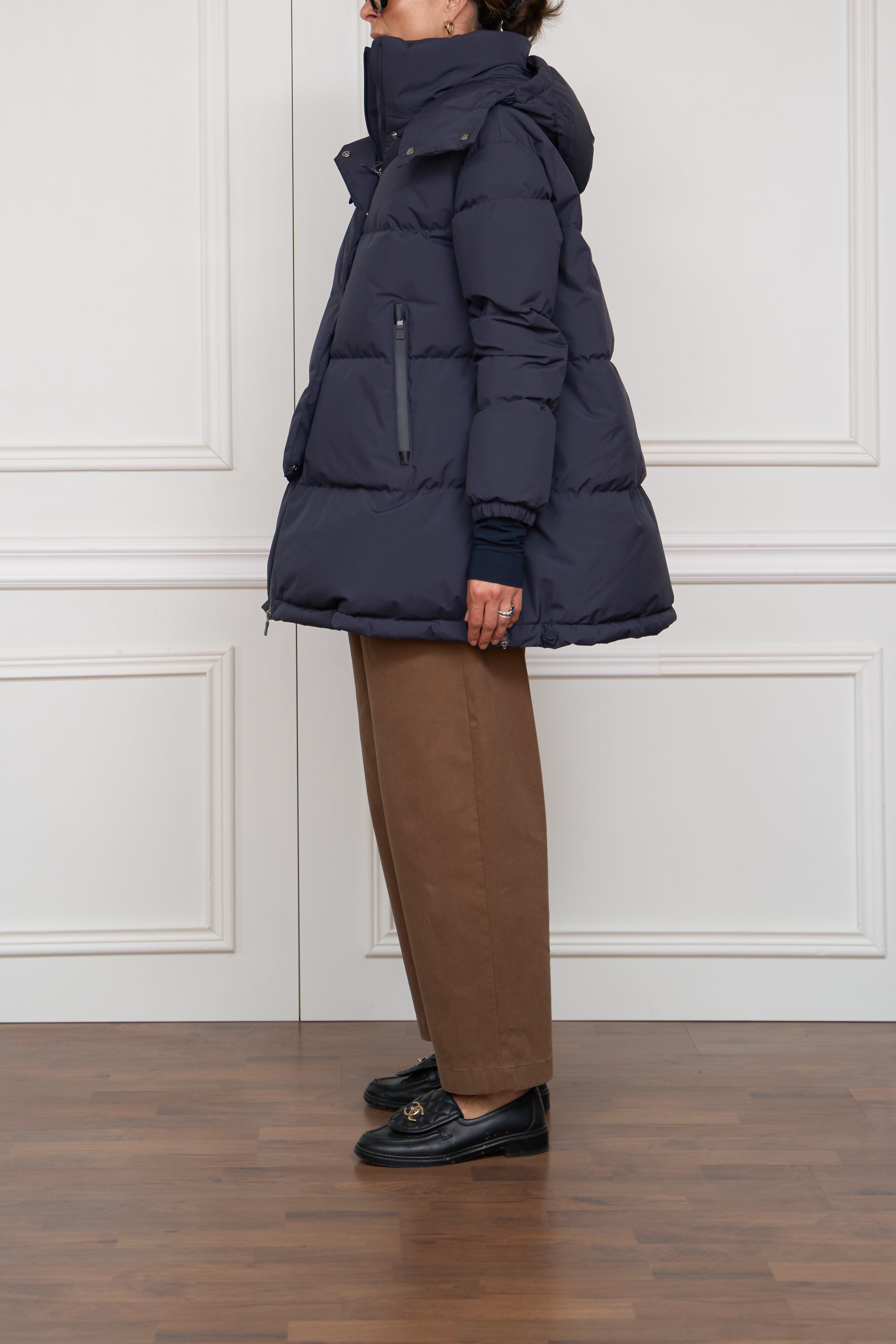 Short down jacket in blue/white