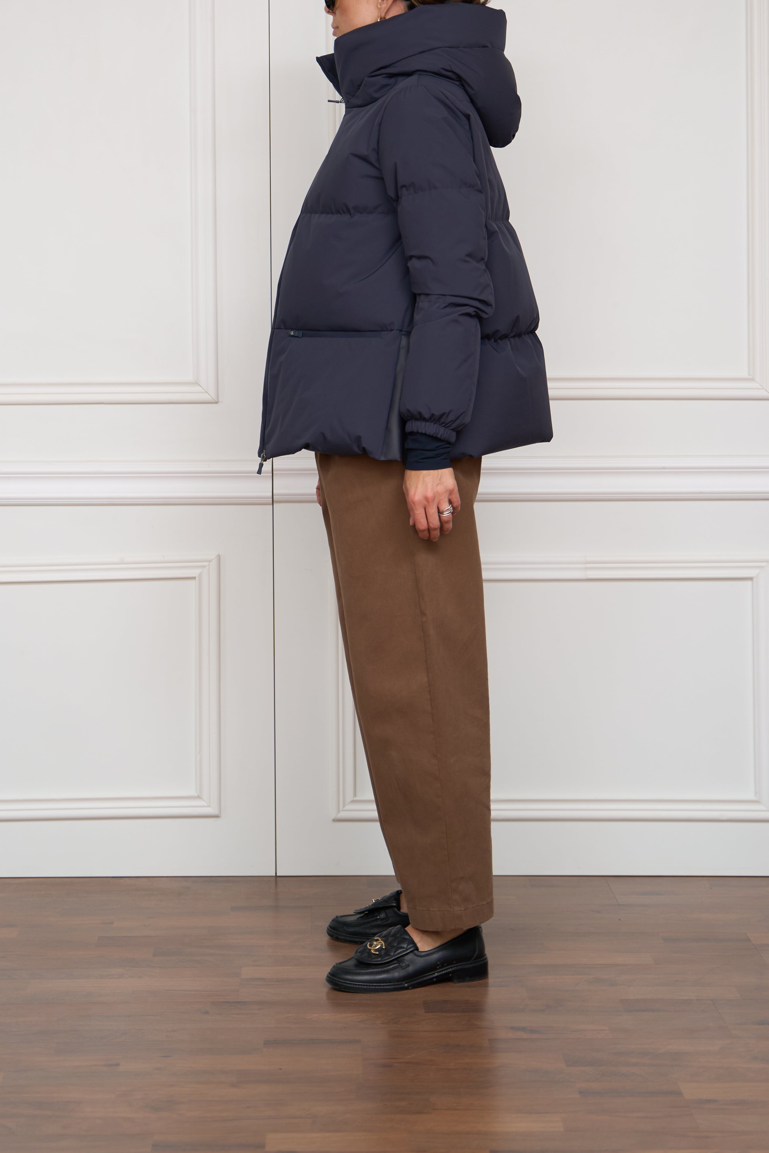 Short down jacket in blue/white