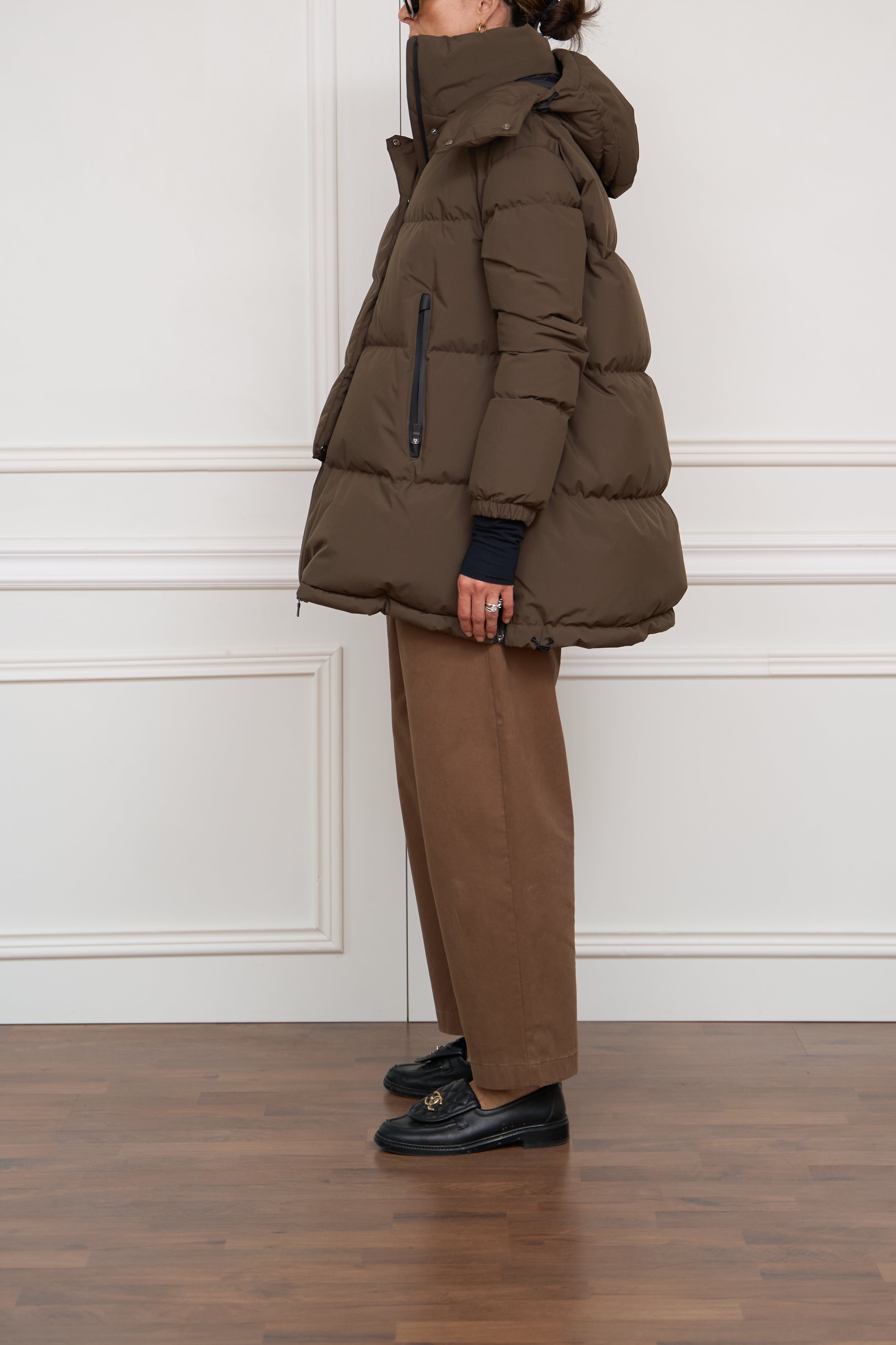 Short down jacket in blue/white
