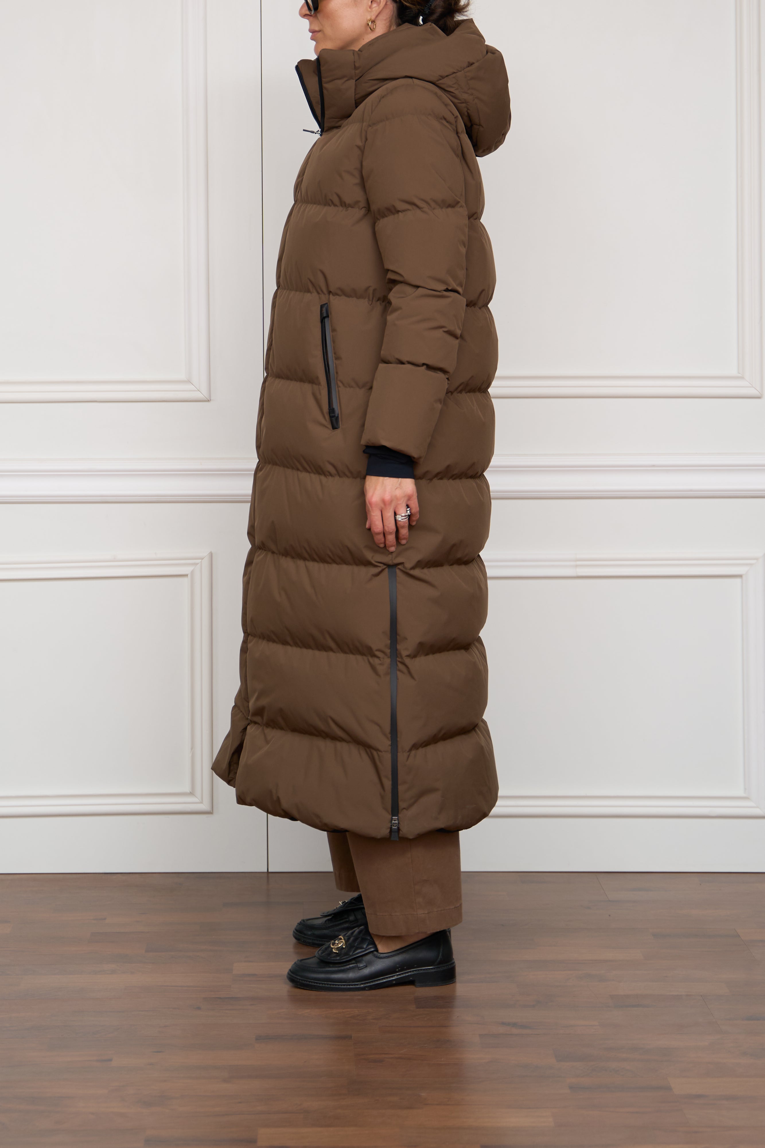 Short down jacket in blue/white