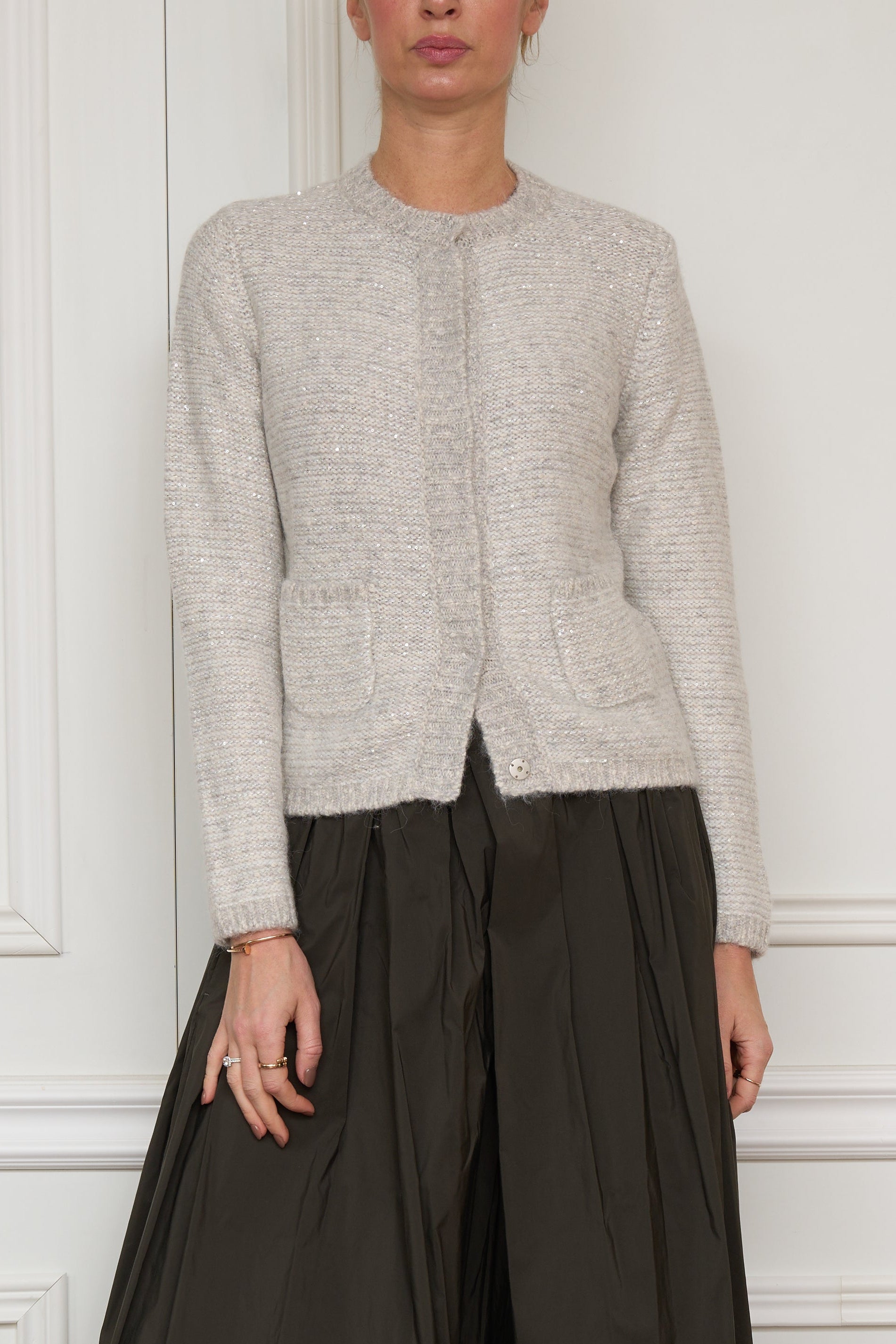 Glitzende Strickjacke in hellgrau