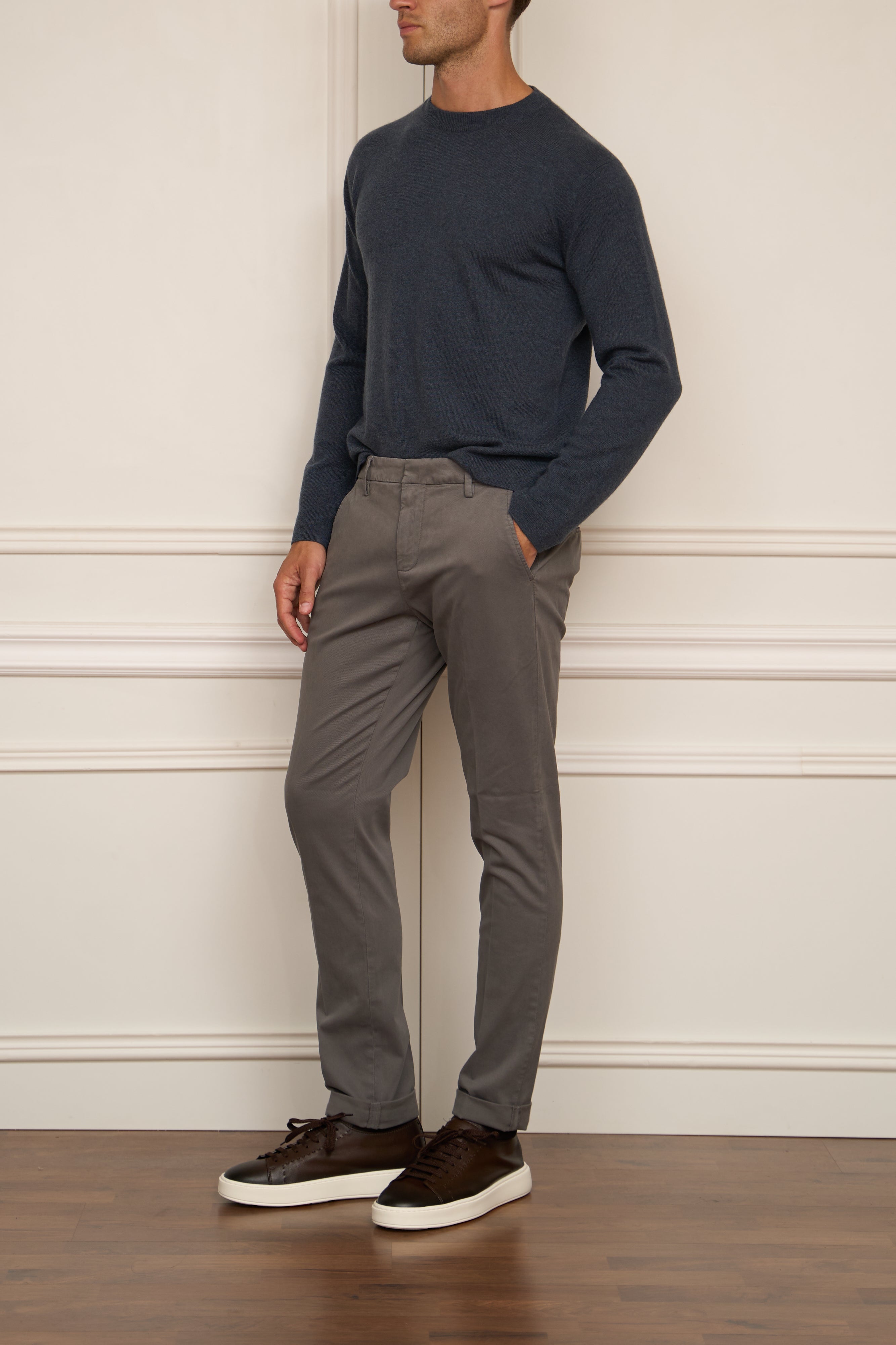 Chino in grau