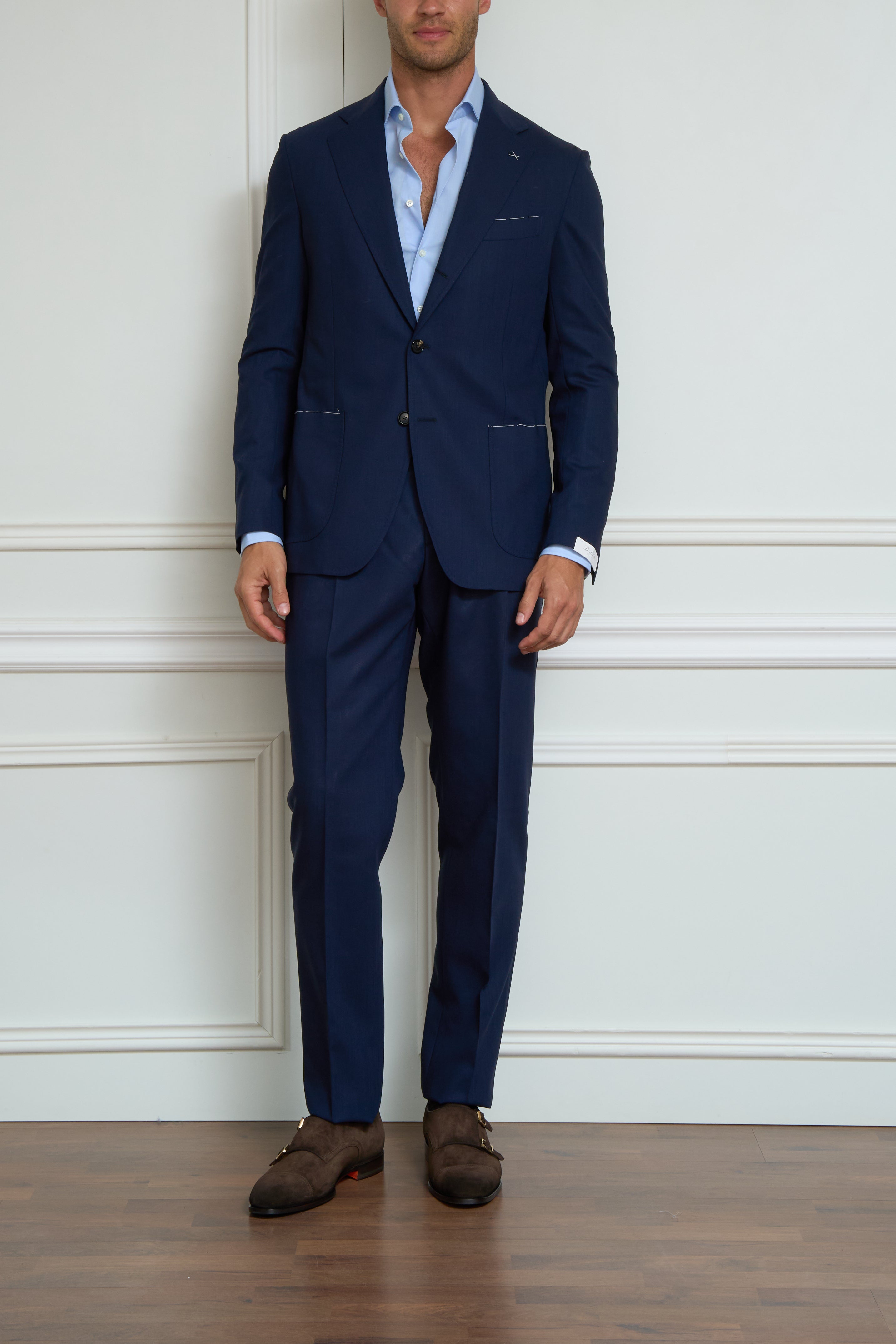 Suit in navy