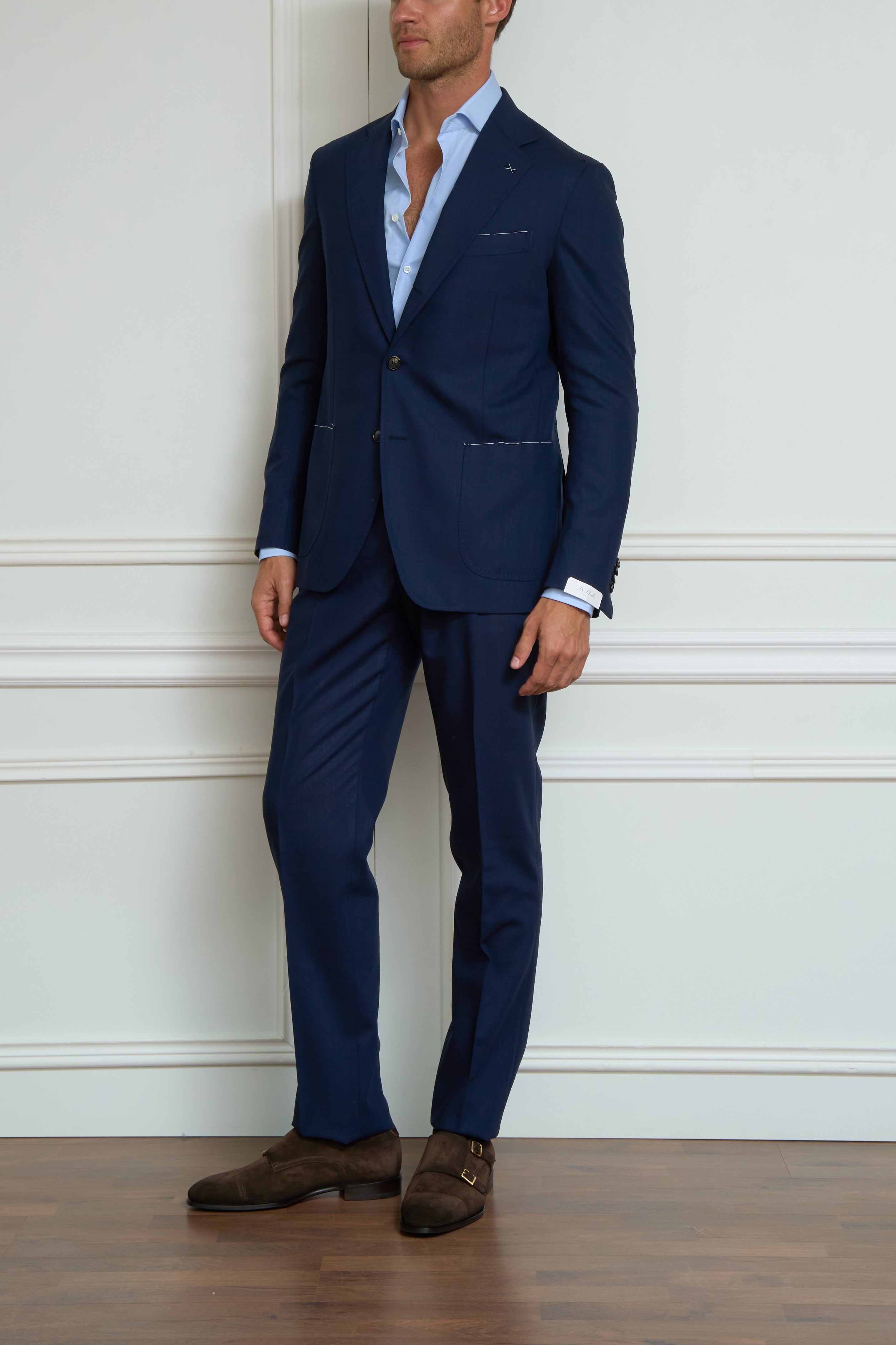 Suit in navy