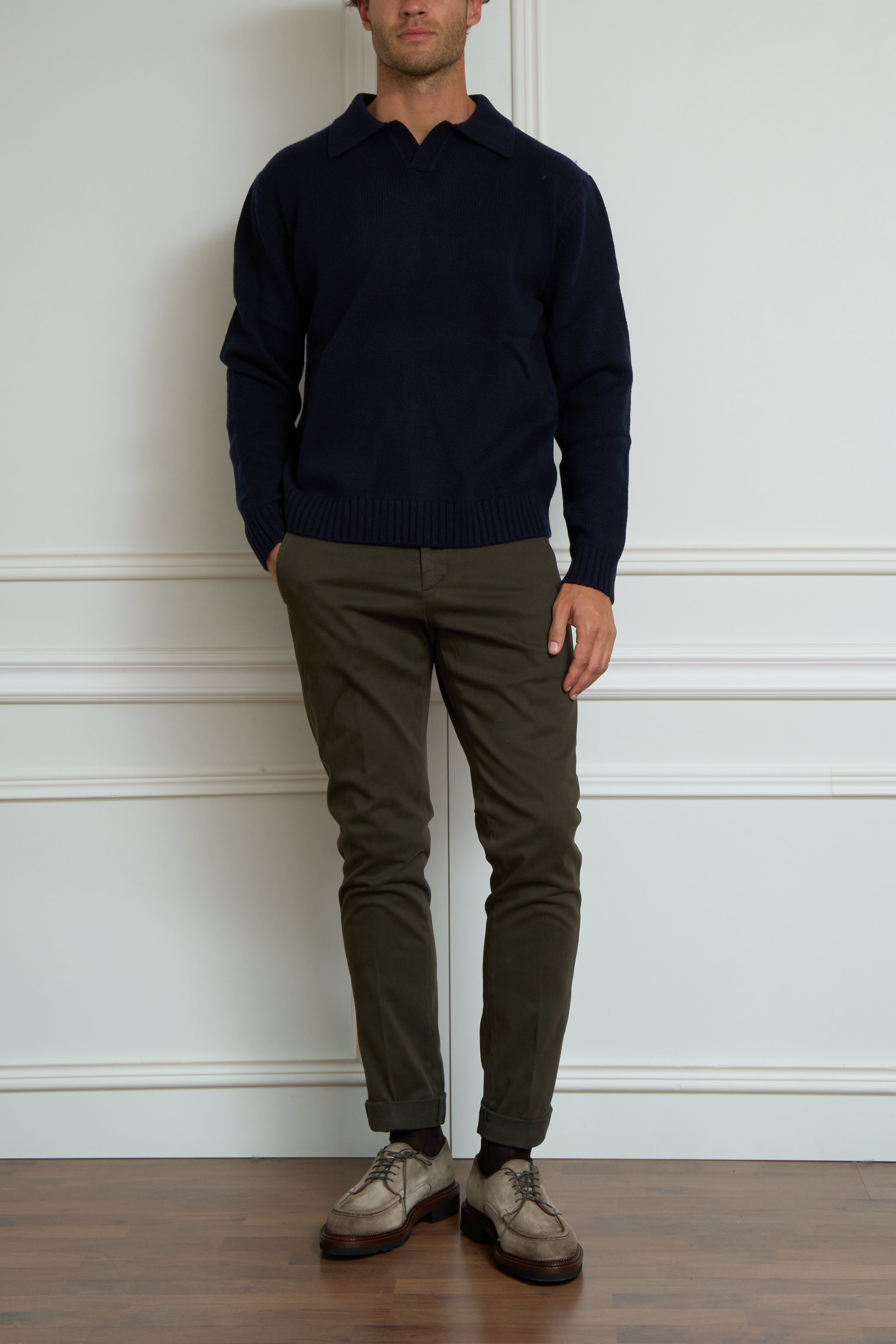 Strickpolo in marine