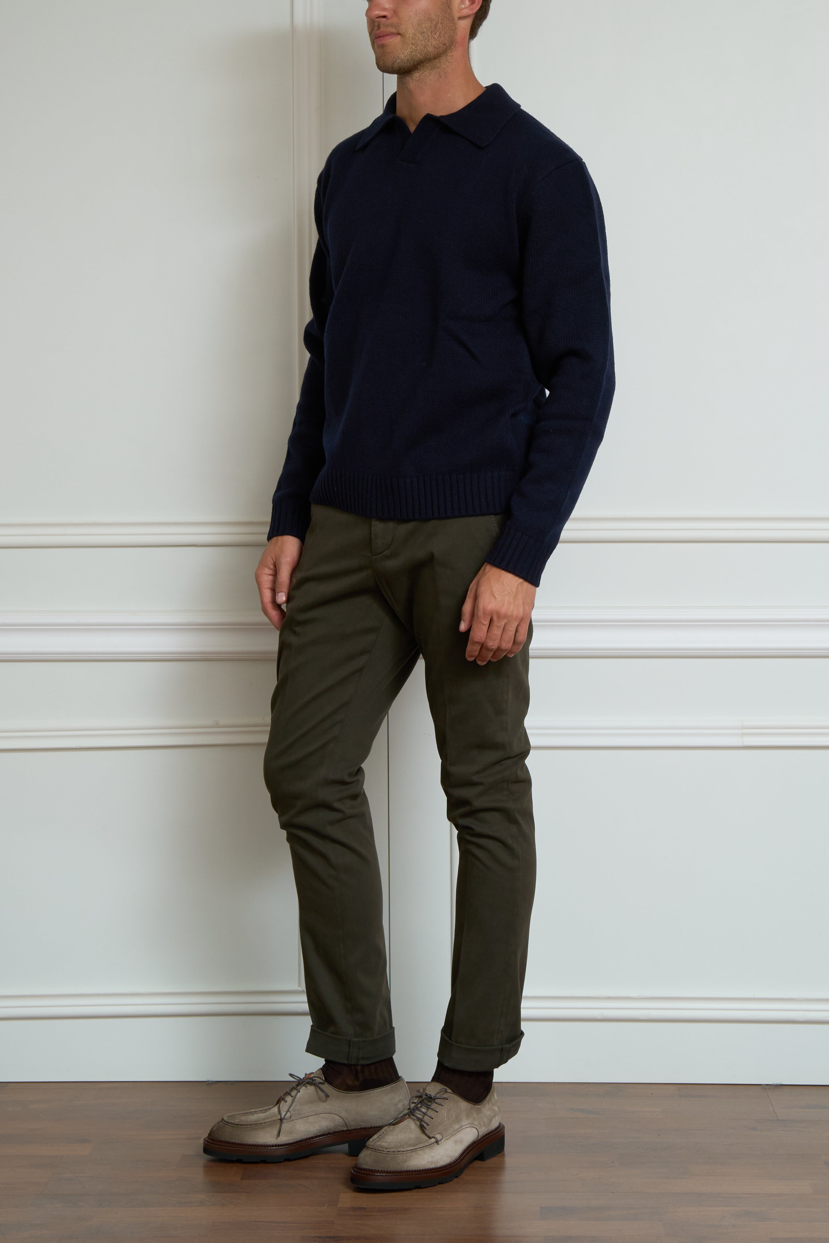 Strickpolo in marine