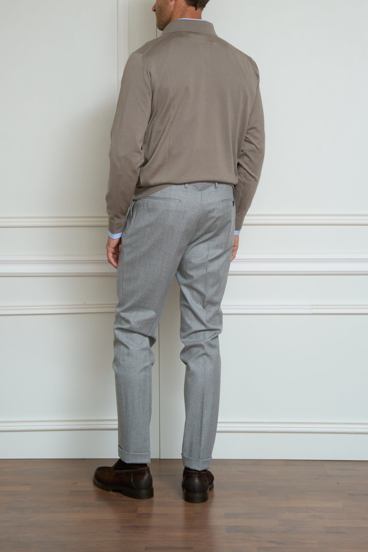 Bundfaltenhose in grau
