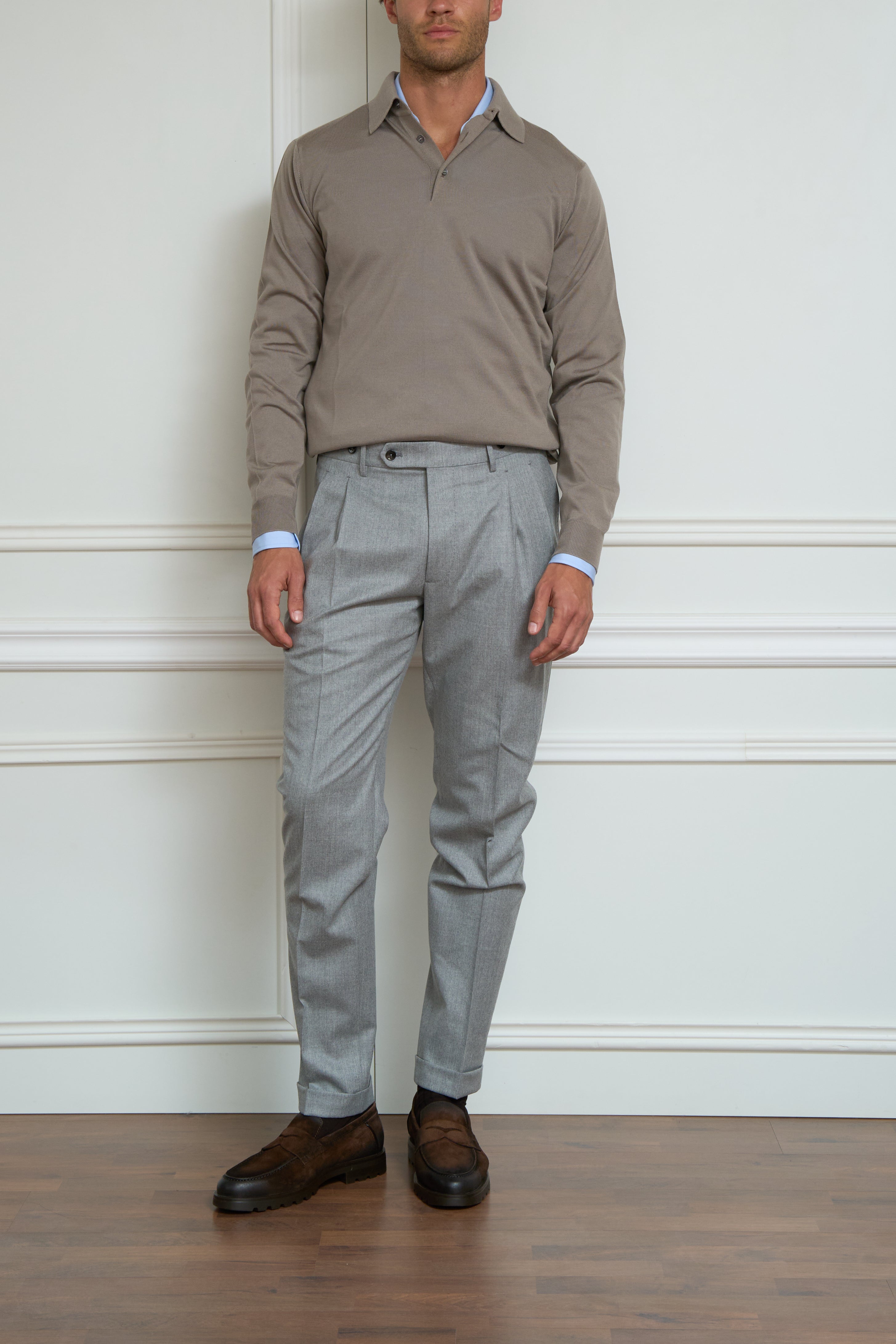 Bundfaltenhose in grau