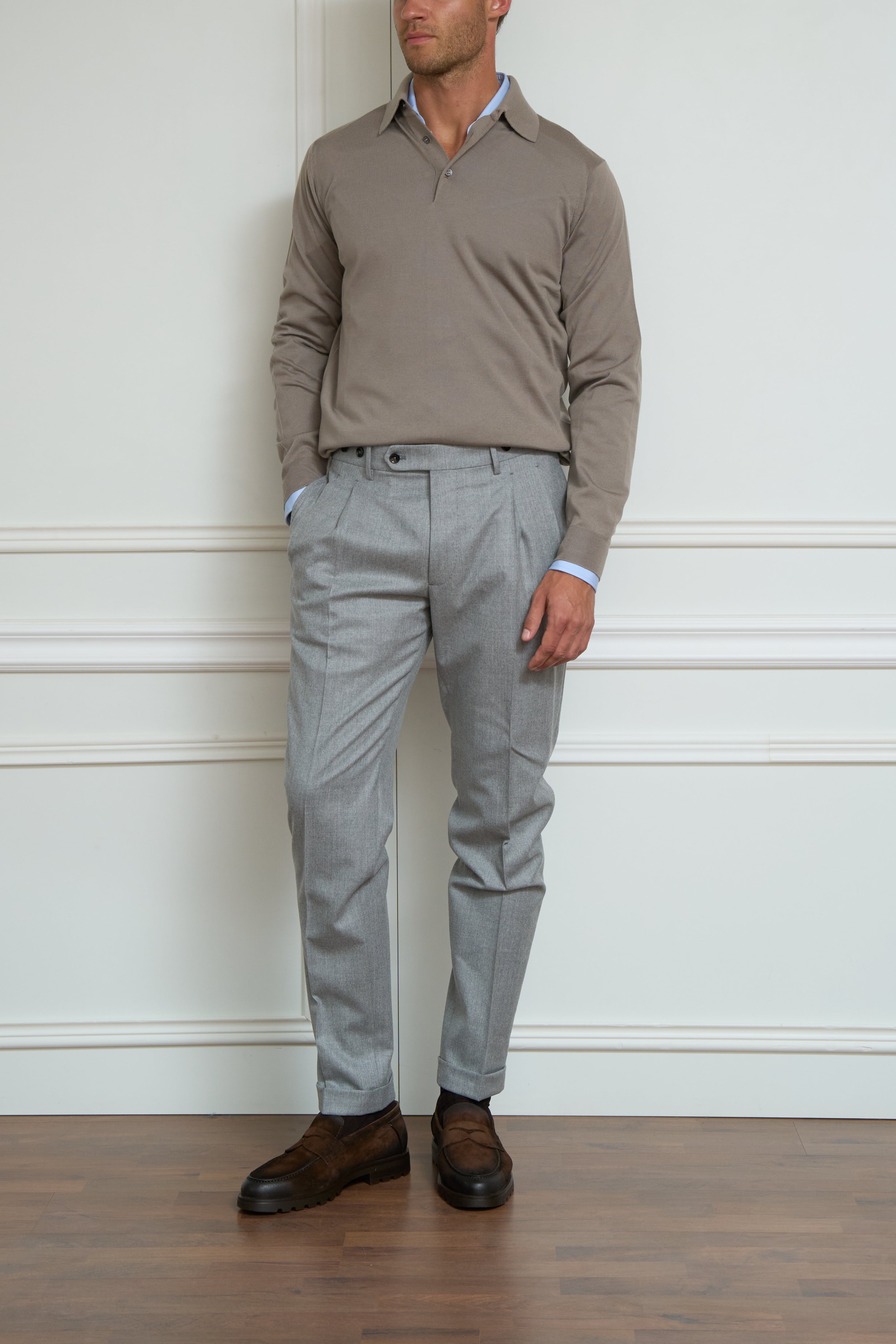 Bundfaltenhose in grau