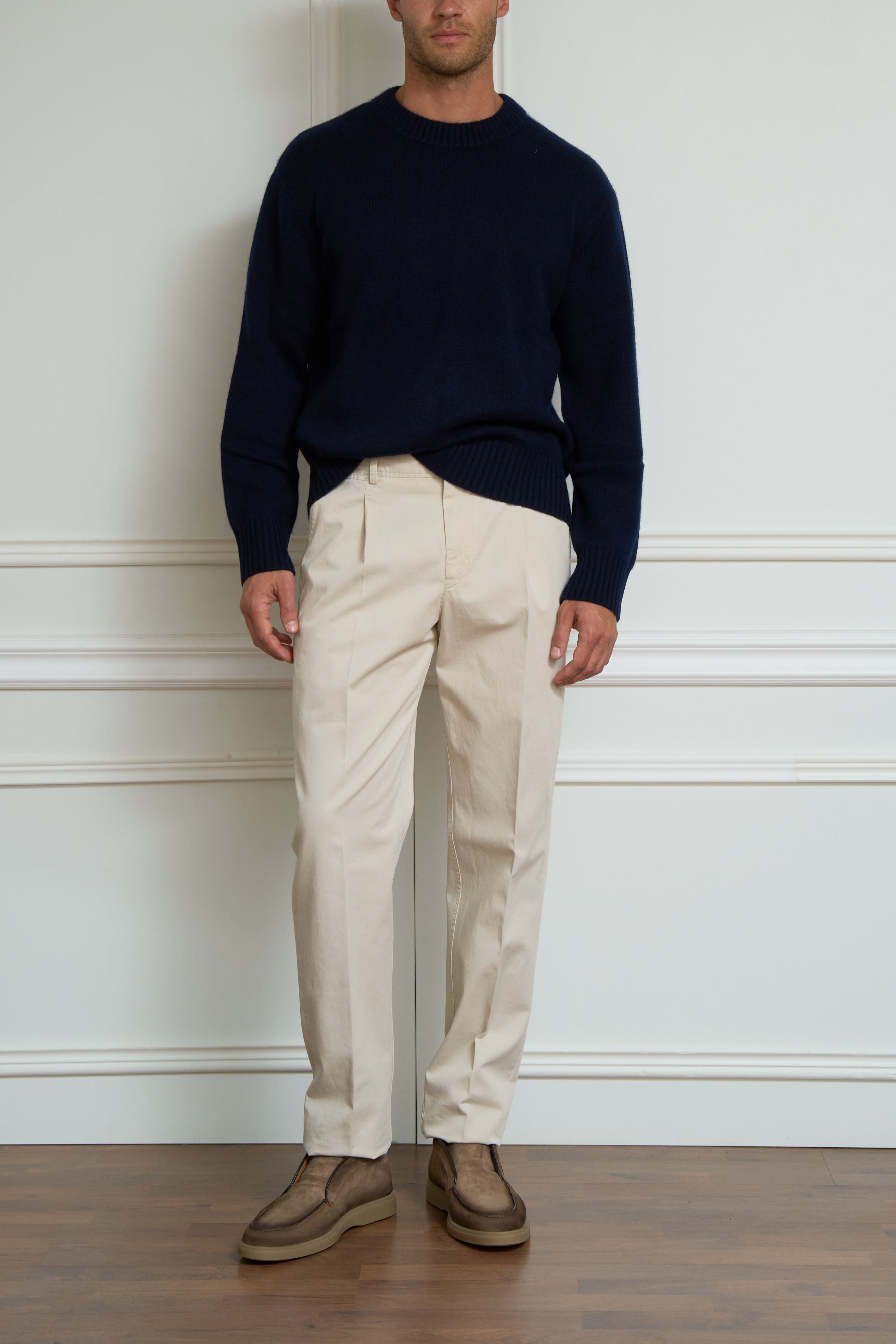 Pleated trousers in beige