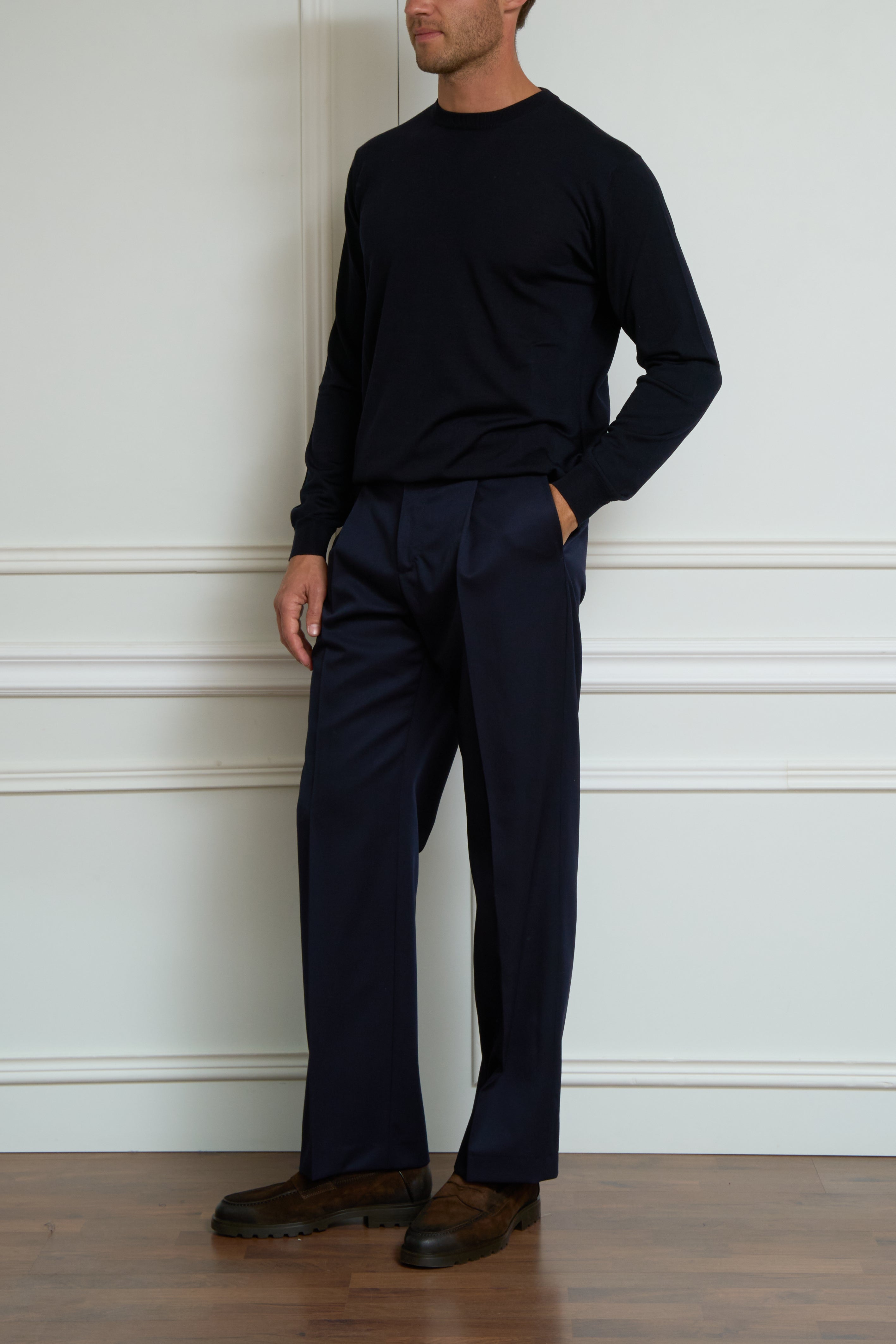 Bundfaltenhose in marine