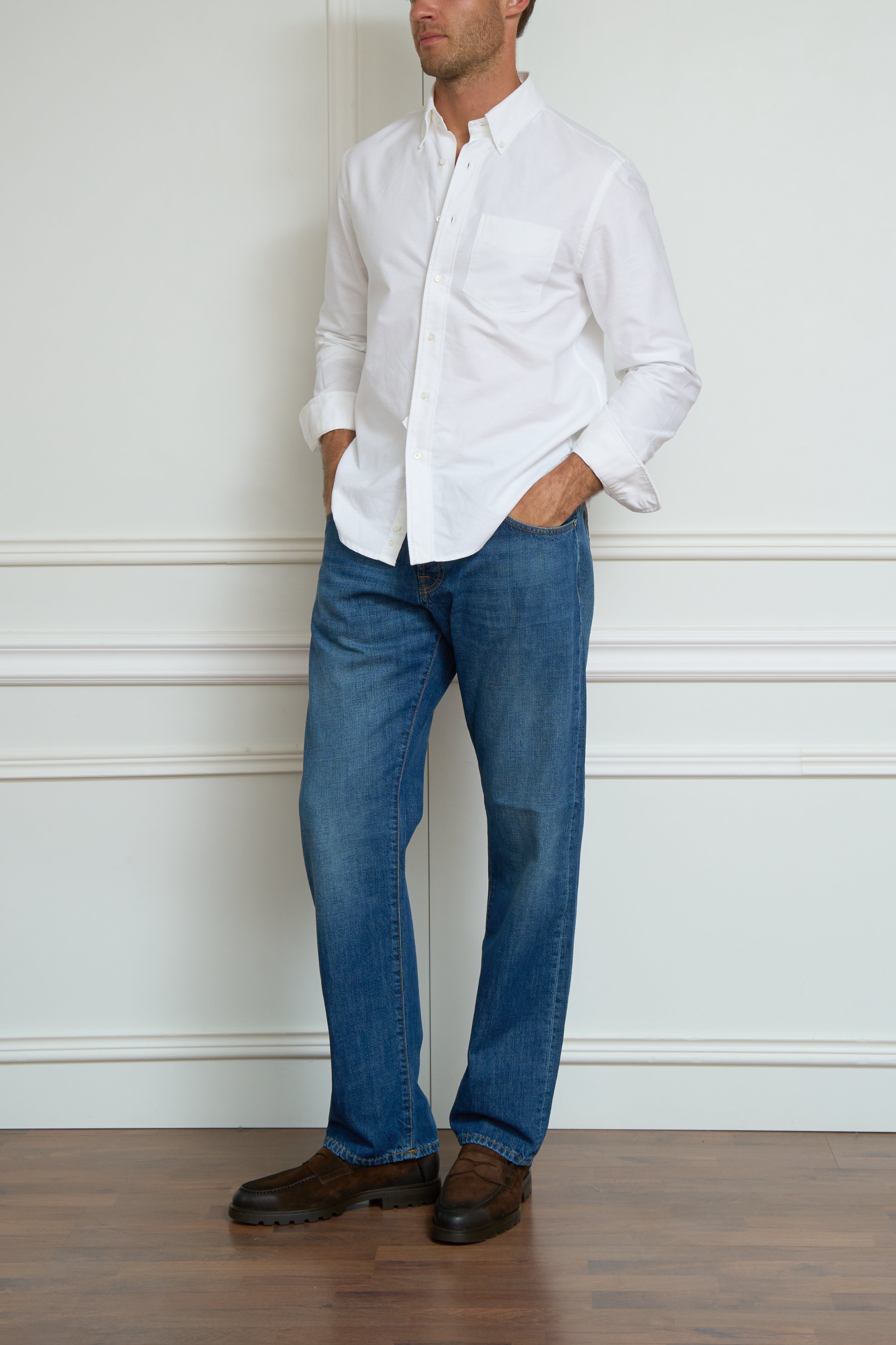 Shirt with chest pocket in white