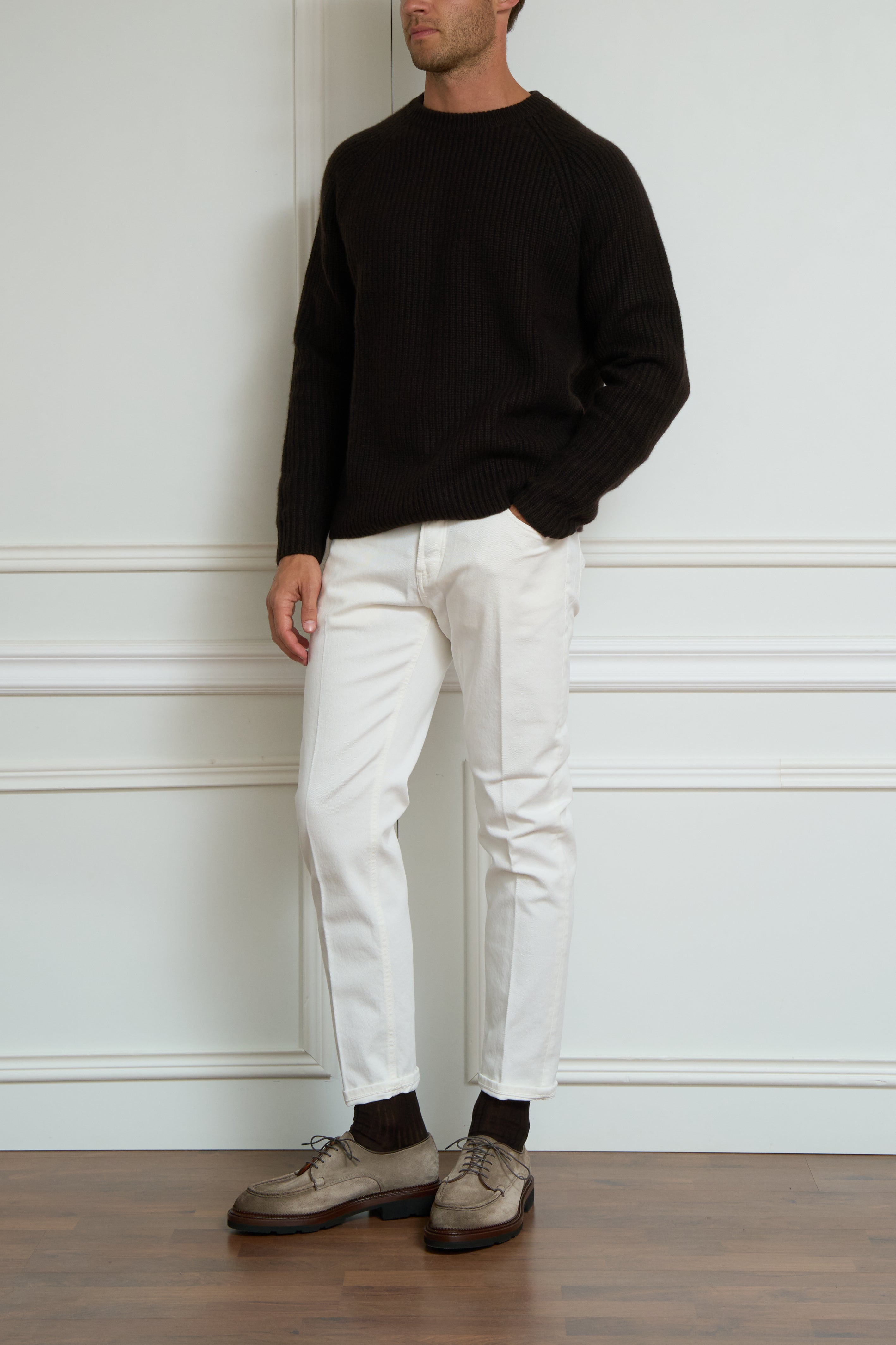 Ribbed knit sweater in brown